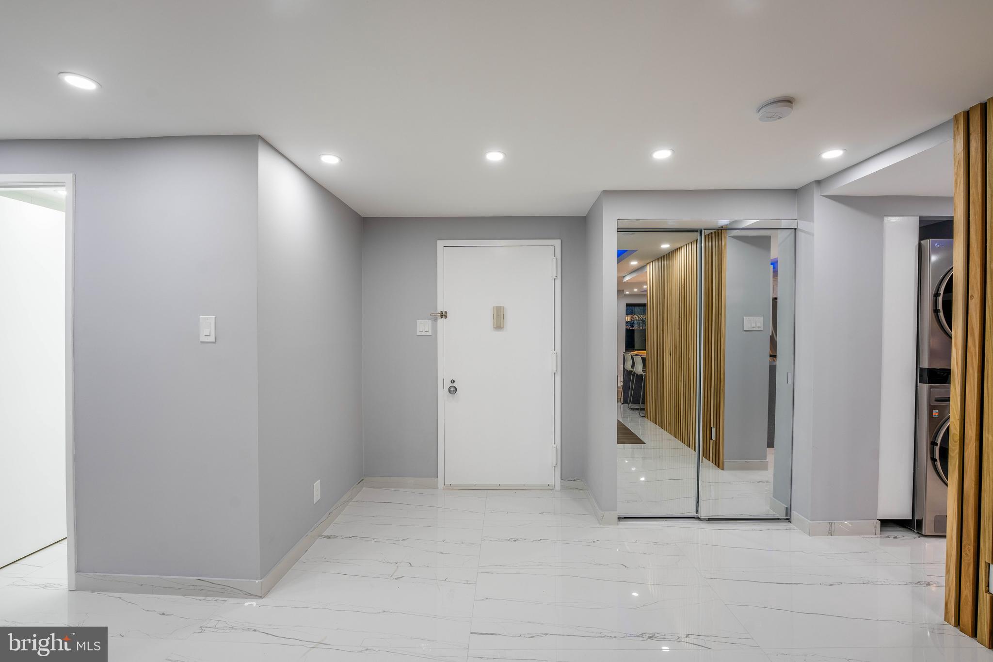 WATERGATE AT LANDMARK - Residential