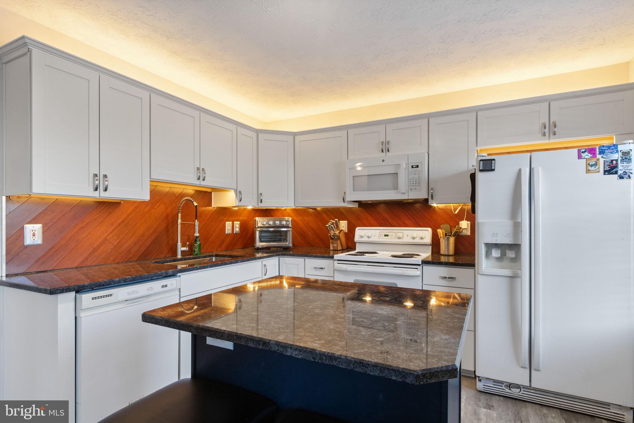 CHARLESTOWN COMMONS - Residential