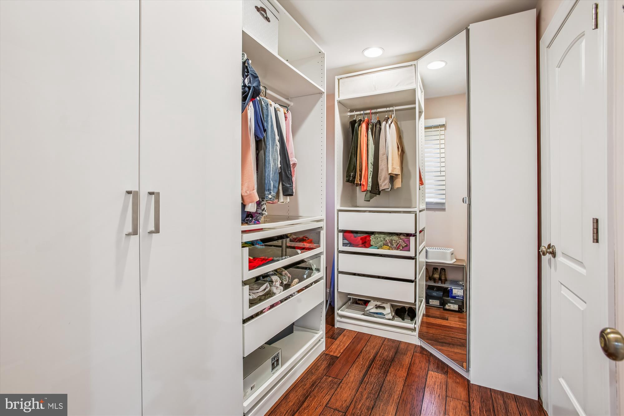 HILLWOOD - Residential