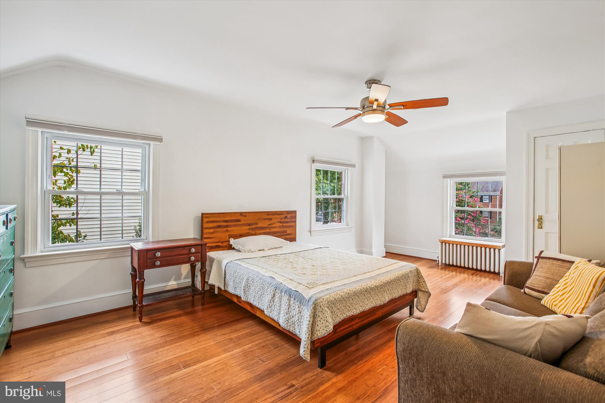 HILLWOOD - Residential