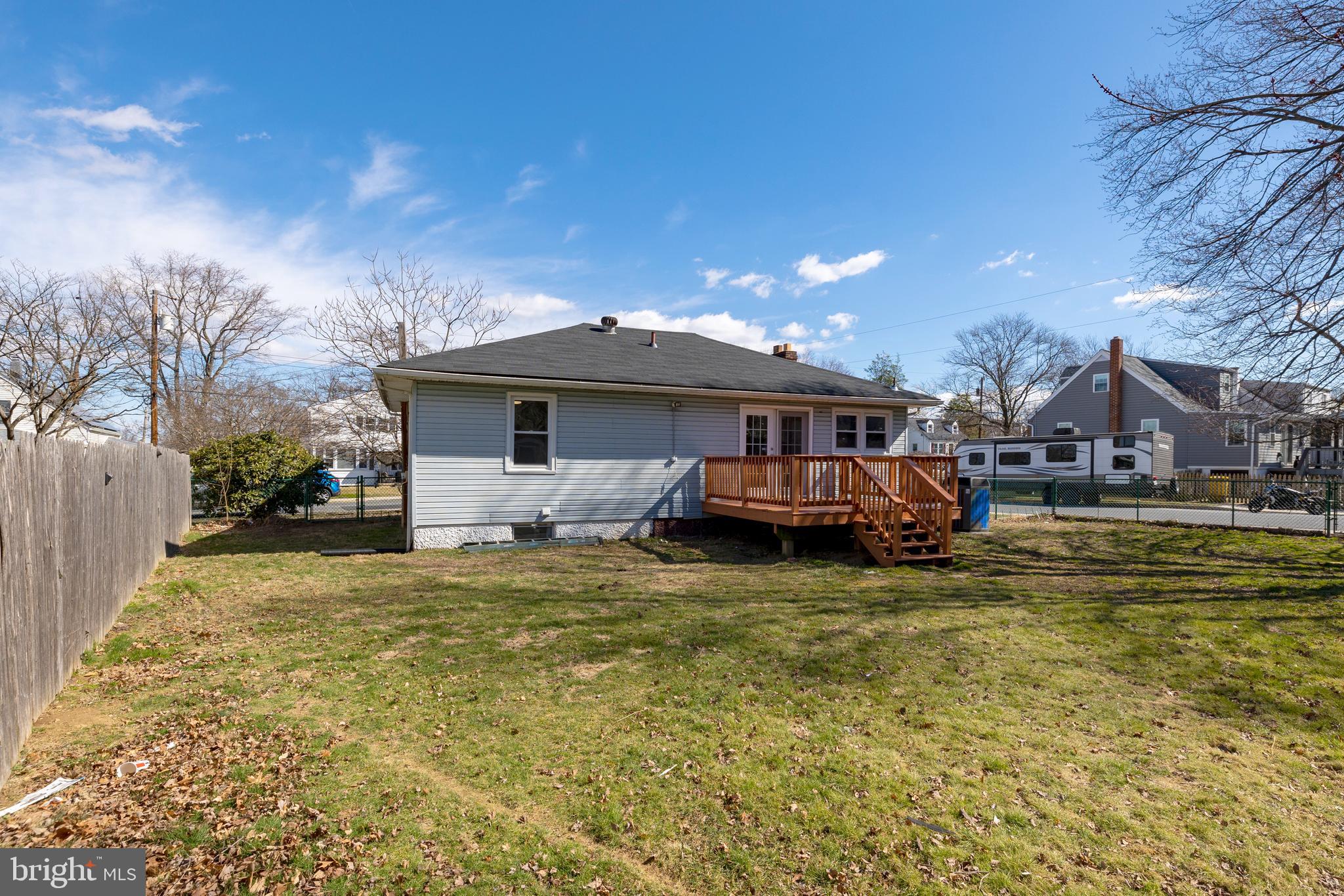 COLONIAL DRIVE - Residential