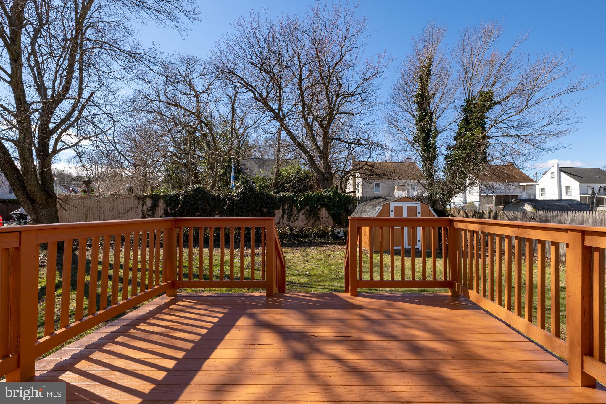 COLONIAL DRIVE - Residential