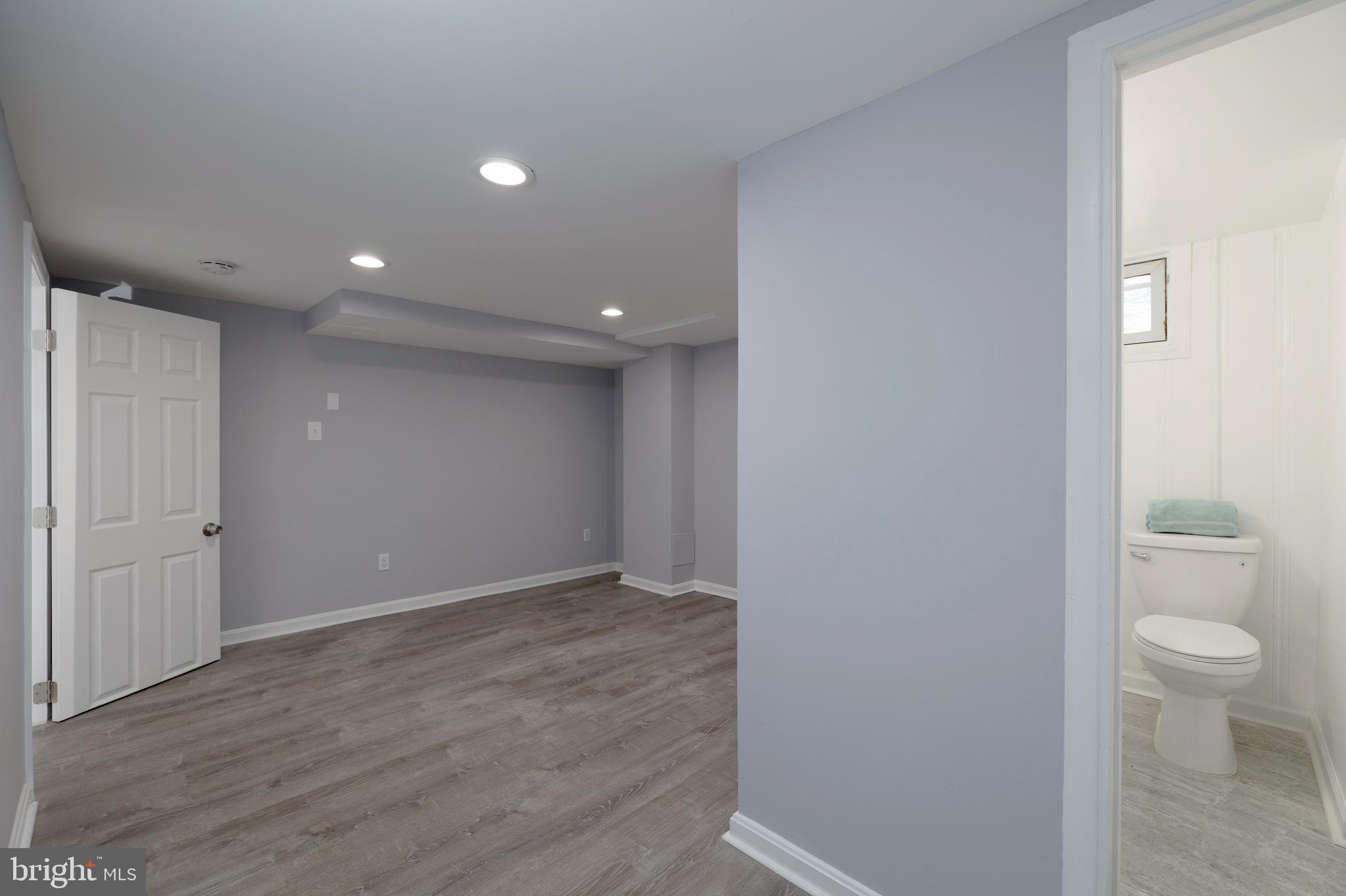 COLONIAL DRIVE - Residential