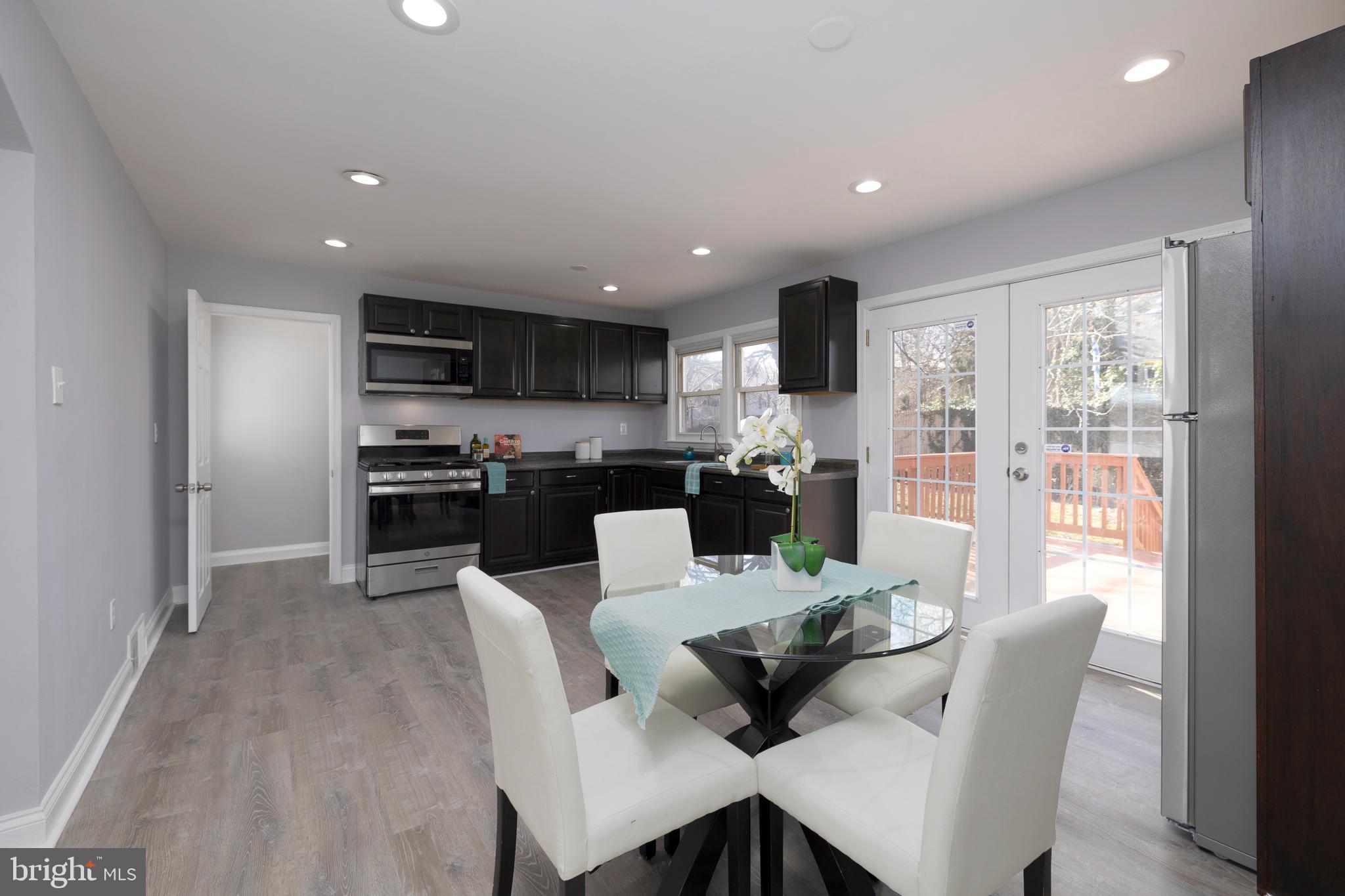 COLONIAL DRIVE - Residential