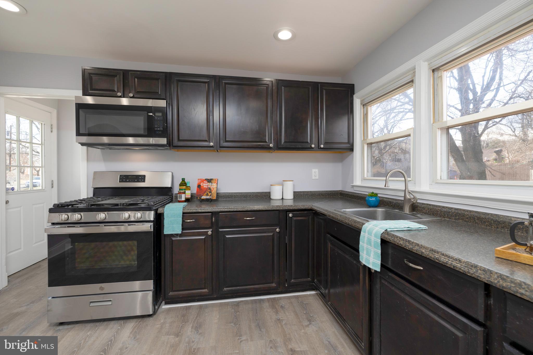 COLONIAL DRIVE - Residential