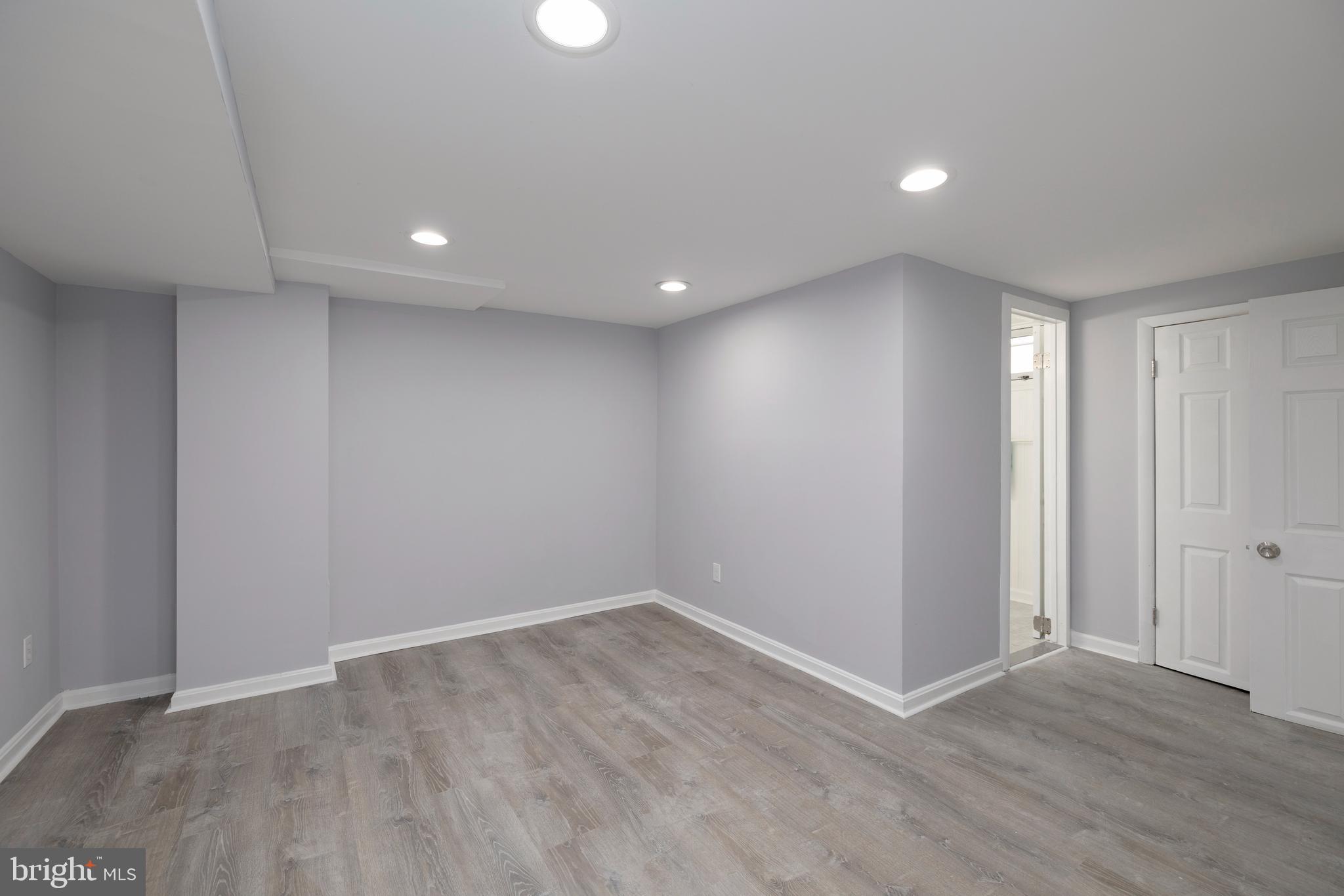 COLONIAL DRIVE - Residential