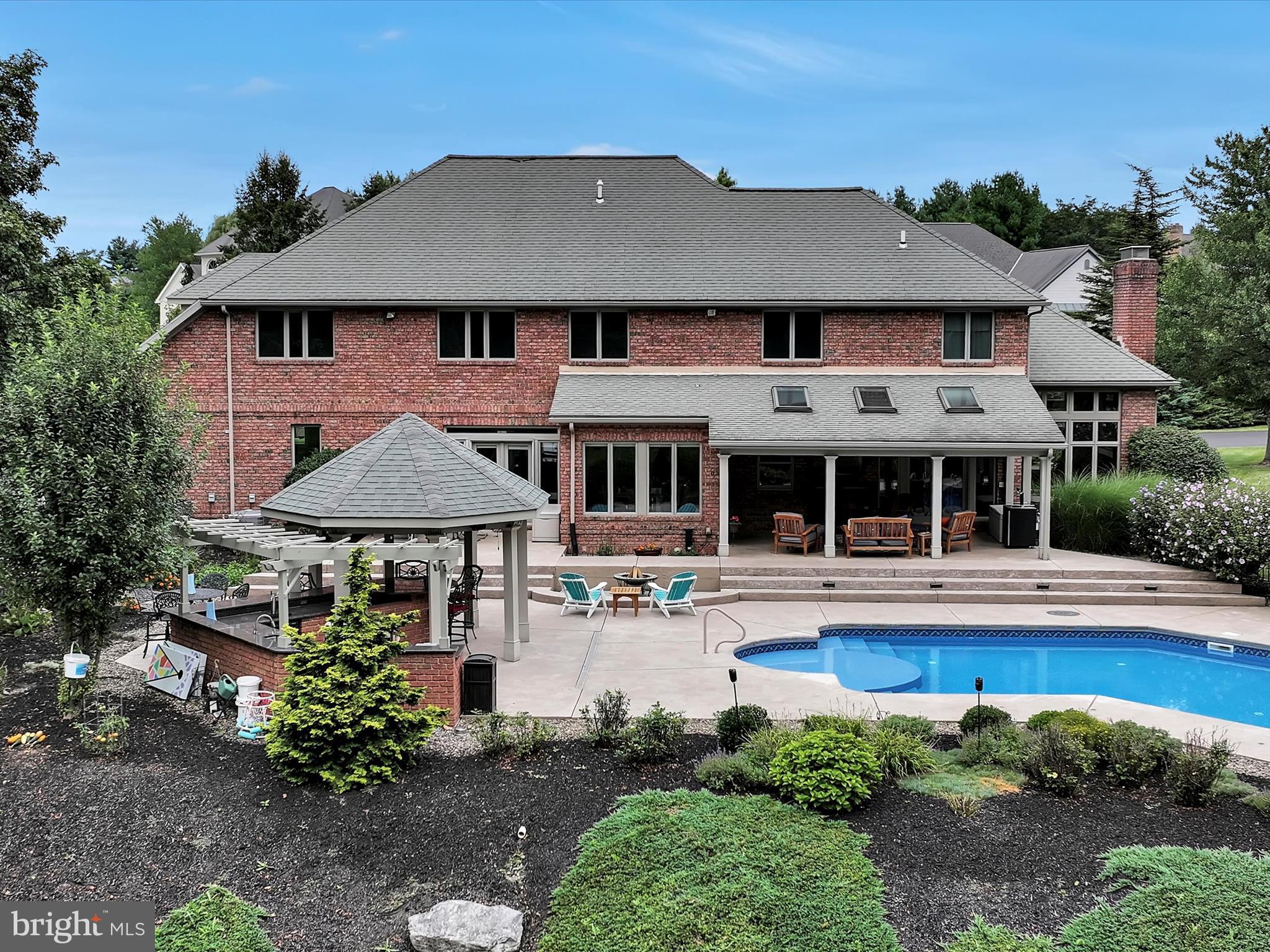 60 TANGLEWOOD COURT