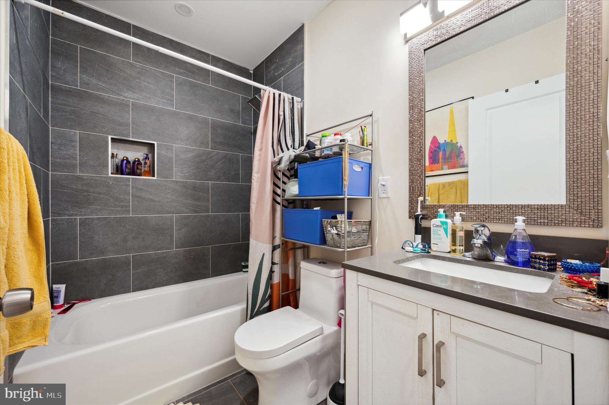 FRANCISVILLE - Residential Income