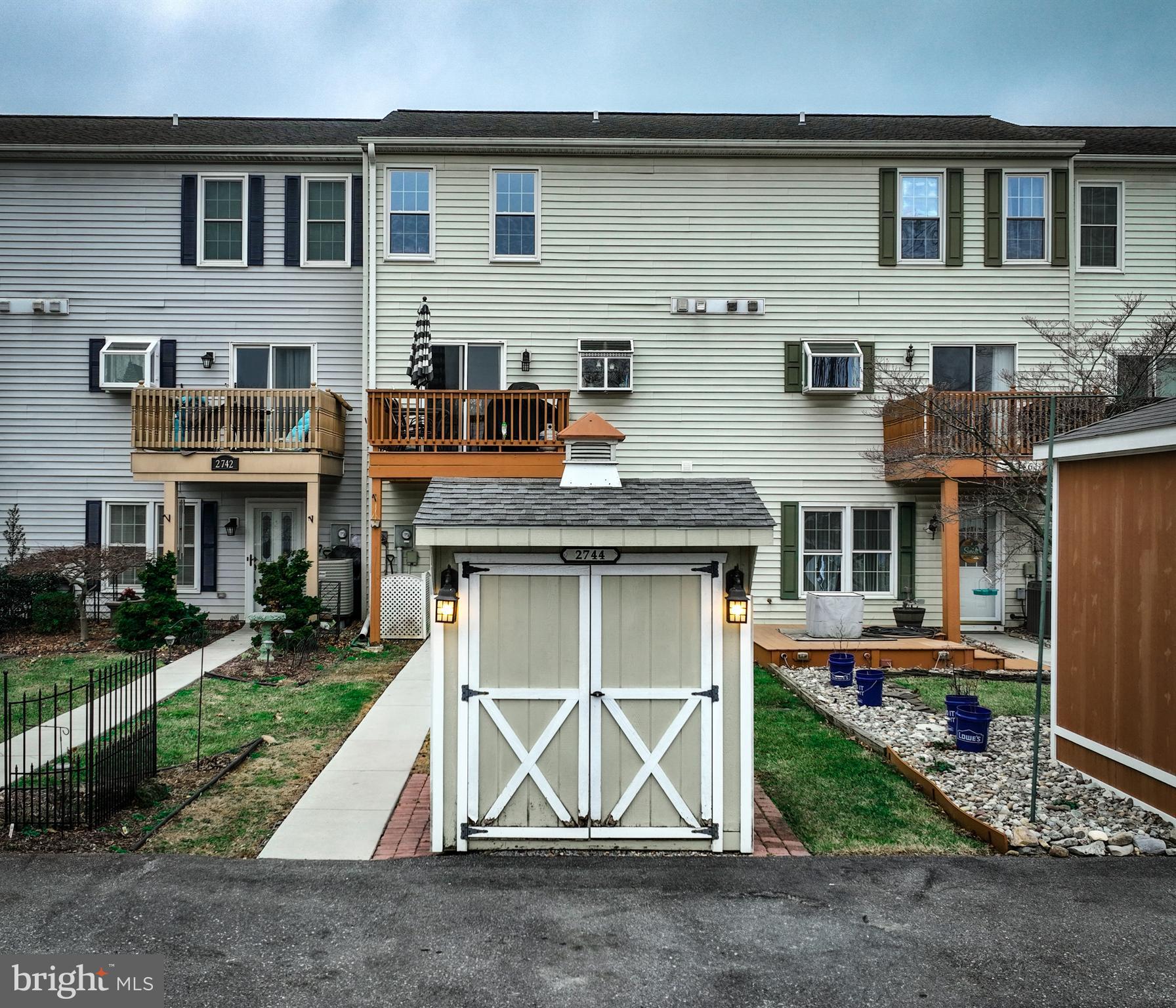 WHITE CHURCH - Residential