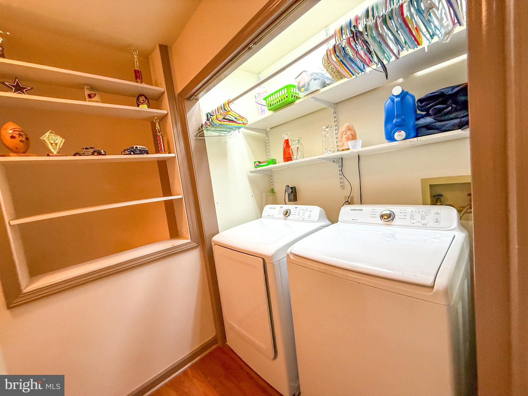 WHITE CHURCH - Residential