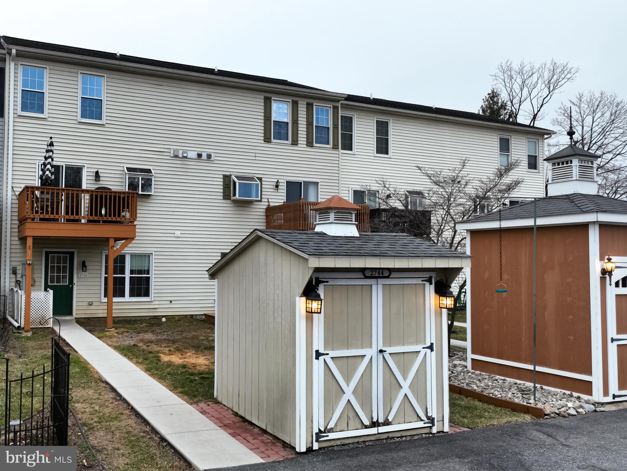 WHITE CHURCH - Residential