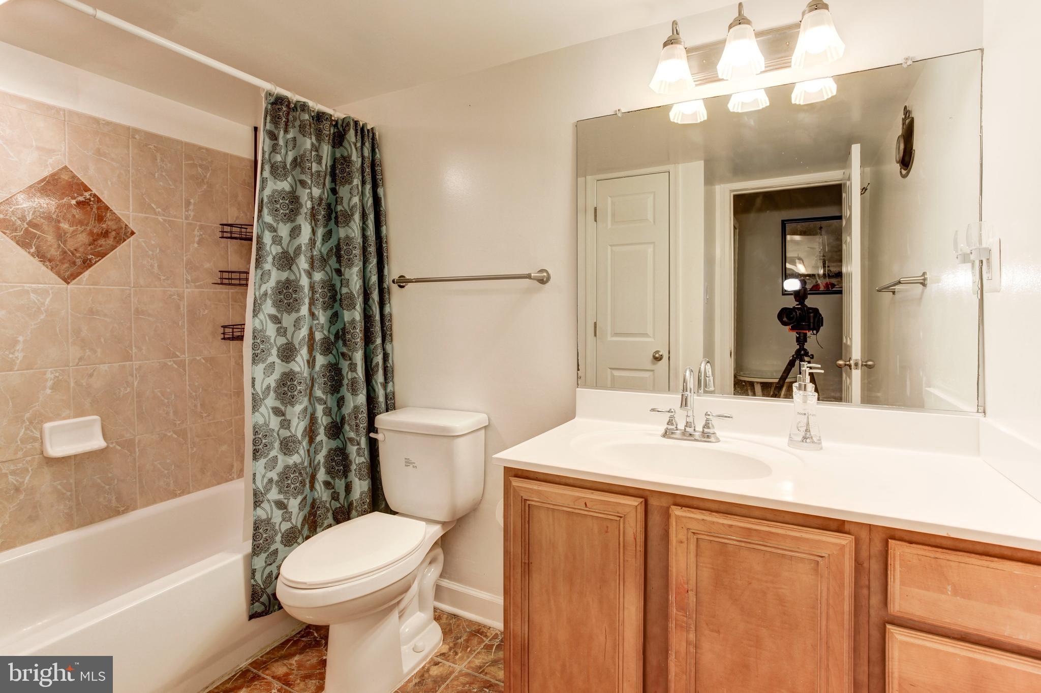 HARBOUR TERRACE CONDOMINIUMS - Residential