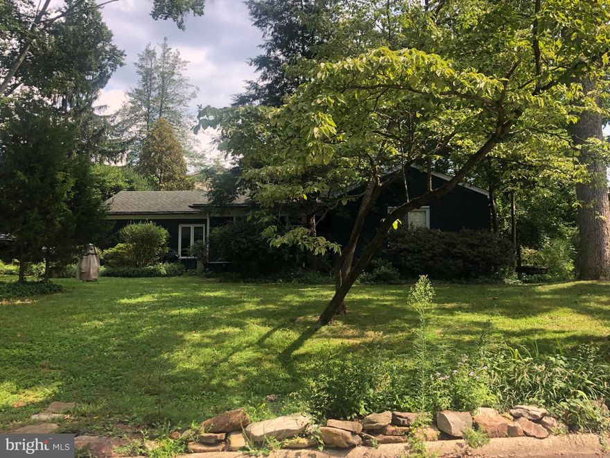 Showings only on Saturdays.  Offers looked at on Monday the 17th  All visitors must wear a face mask and gloves. Please call agent to schedule an appointment as tenant occupied until end of Septem.ber.    Beautiful 1 story home in  sought after Bannockburn neighborhood.  Large Lot size 11.618   Screened in porch and fireplace. Whitman school district.  Walking distance to local swimming pool.