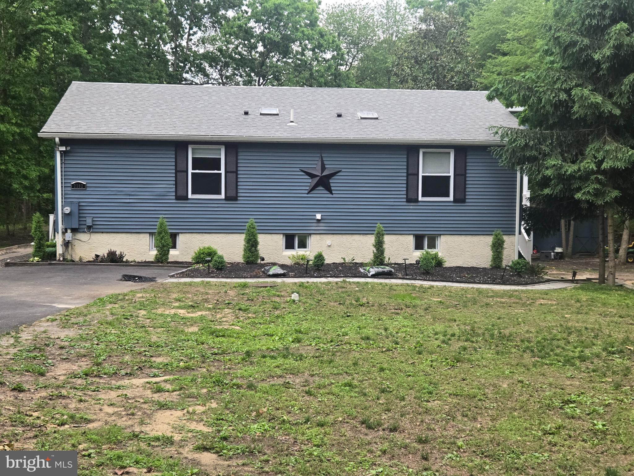 2382 N BLUE BELL ROAD