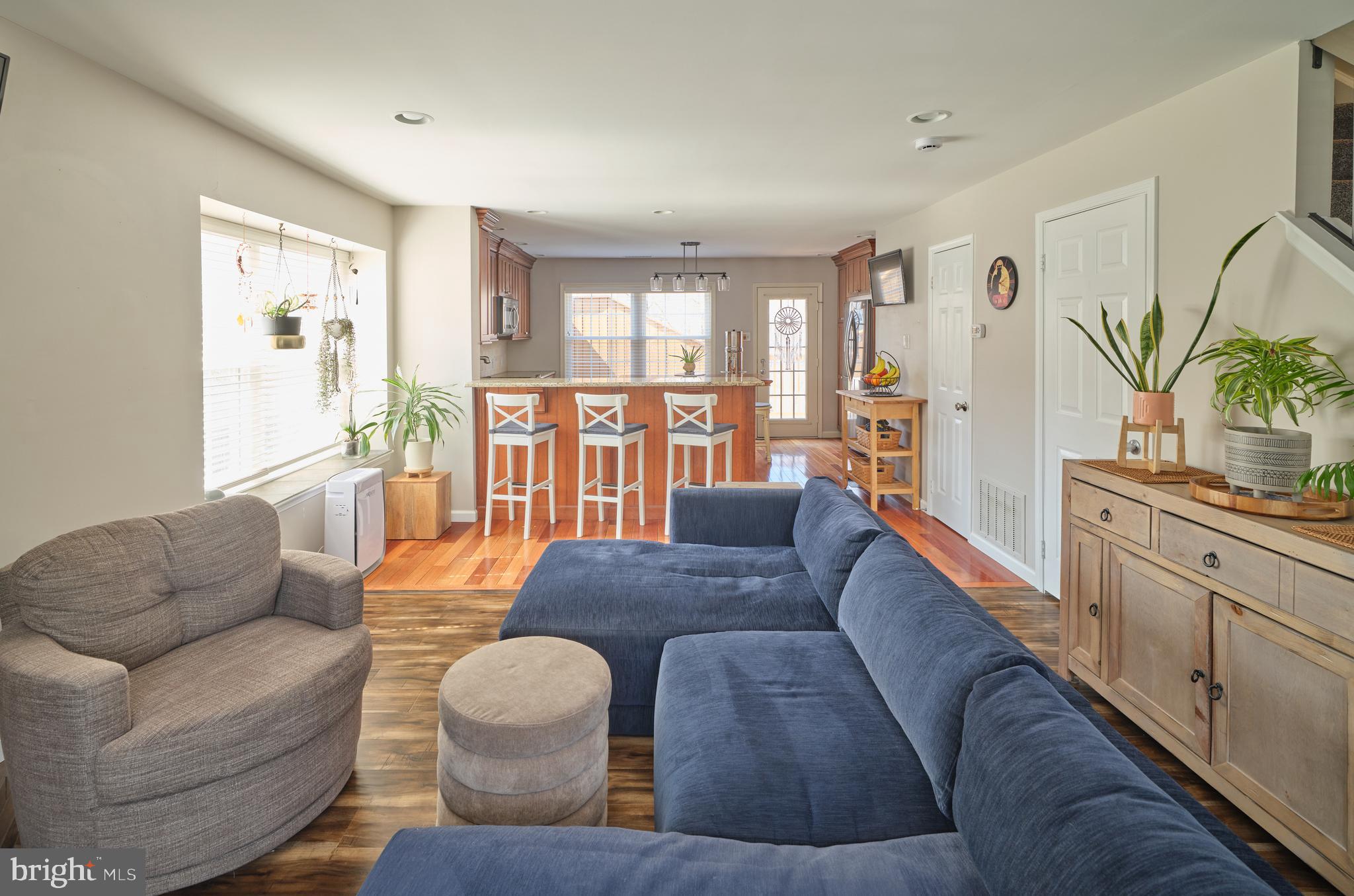 SAW MILL VALLEY - Residential