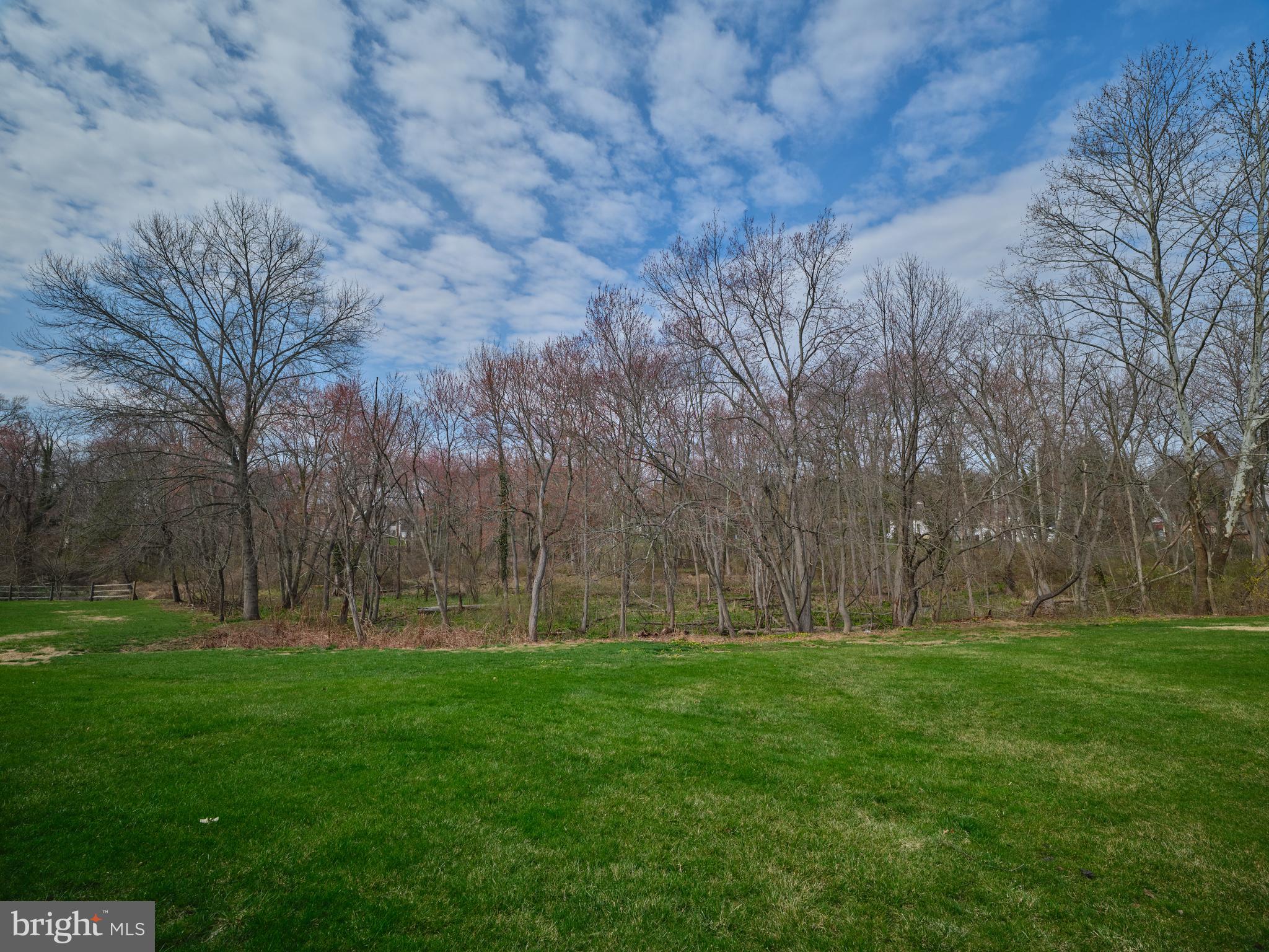 SAW MILL VALLEY - Residential