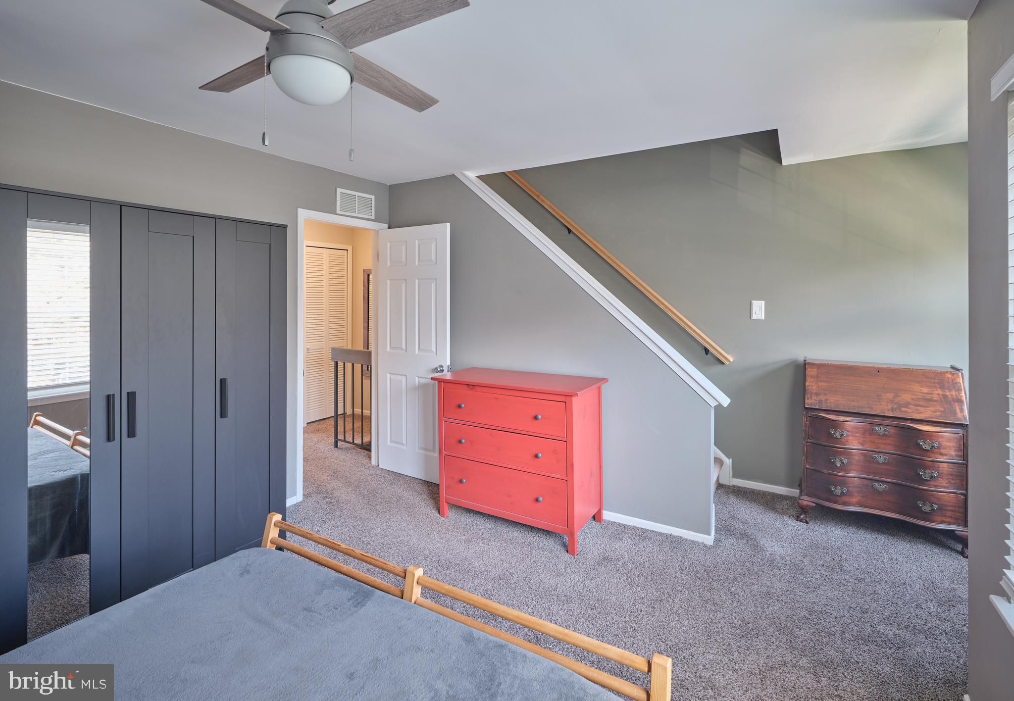 SAW MILL VALLEY - Residential