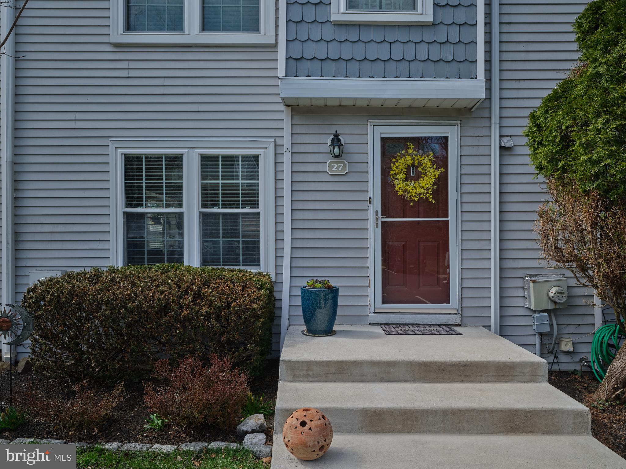 SAW MILL VALLEY - Residential