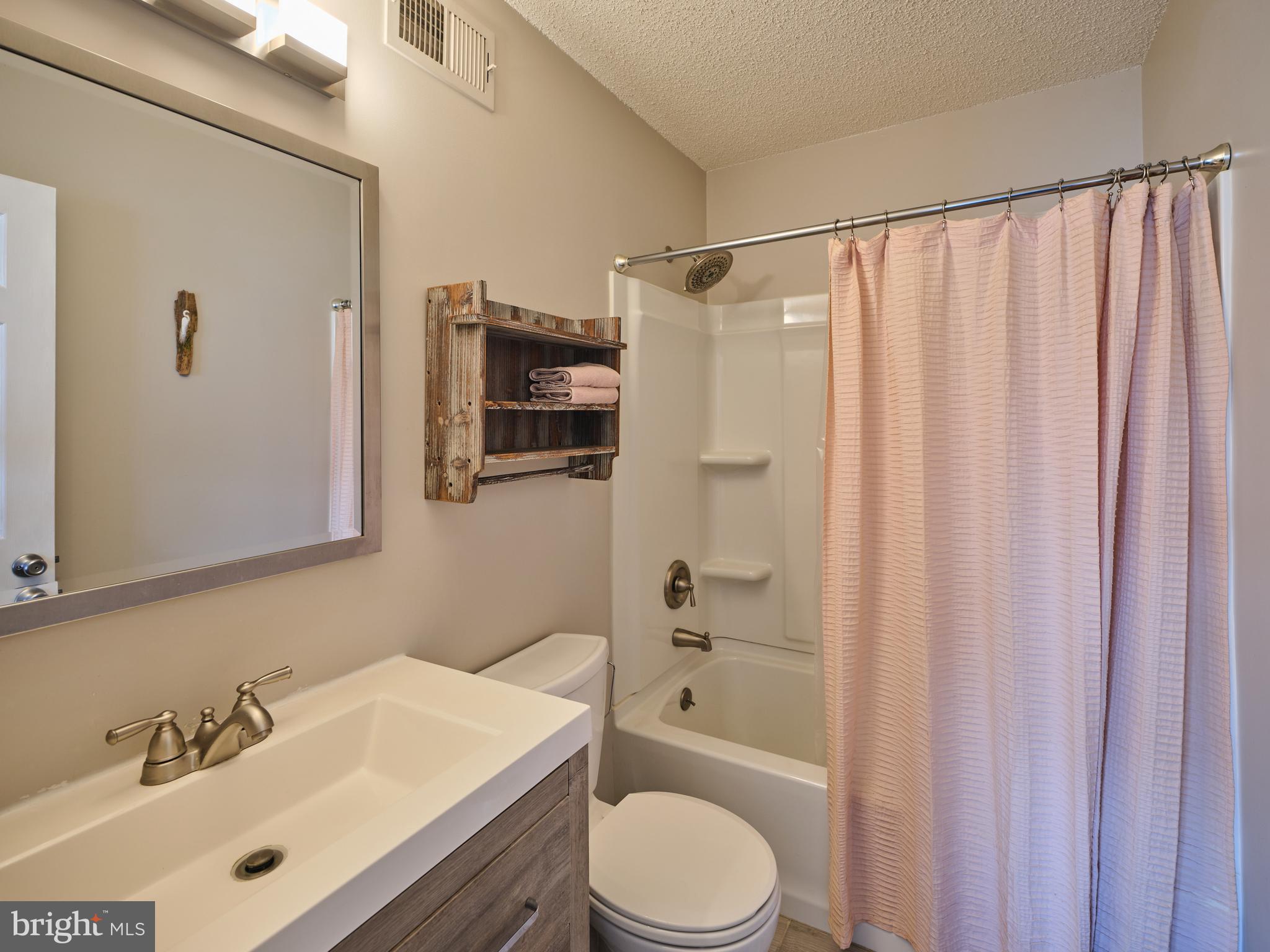 SAW MILL VALLEY - Residential