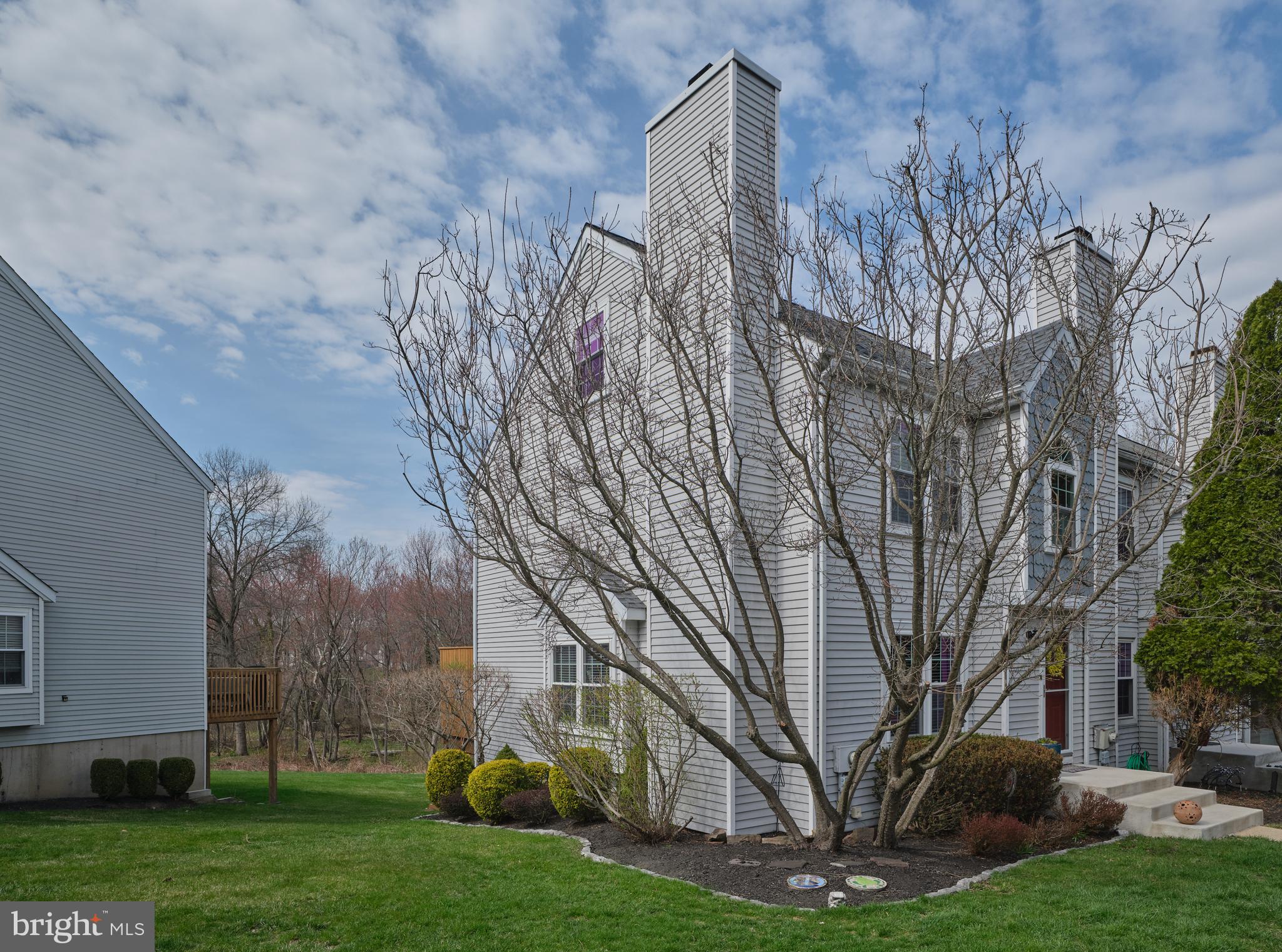 SAW MILL VALLEY - Residential