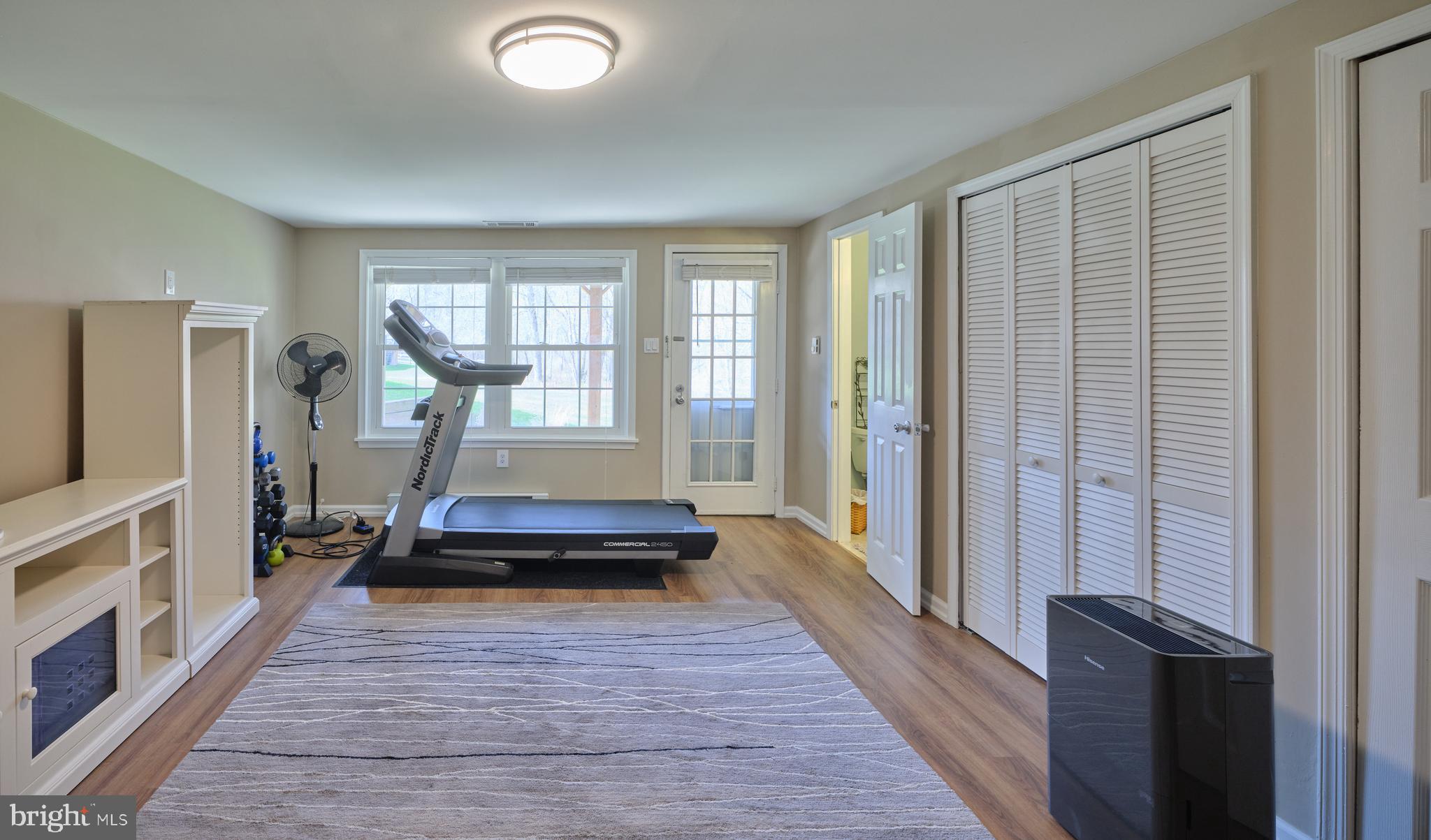 SAW MILL VALLEY - Residential