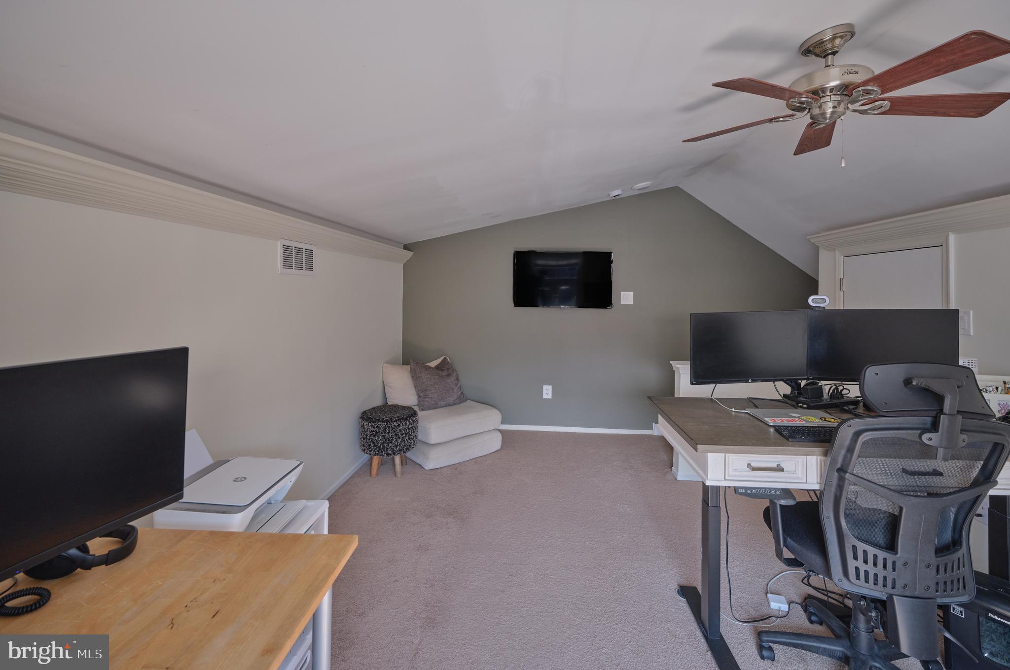 SAW MILL VALLEY - Residential