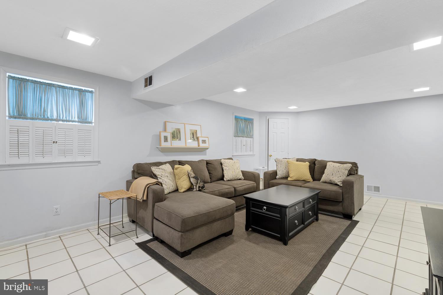 NORBECK ESTATES - Residential