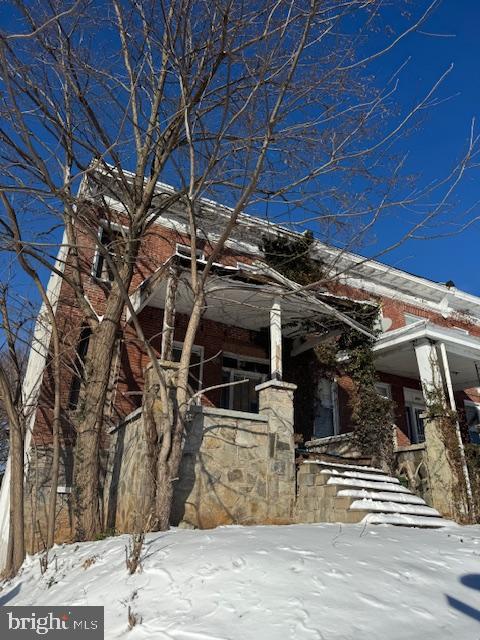 Investor Alert! Large EOG in very sought after community! Property has been fully gutted , stabilized and is ready to be rehabbed!