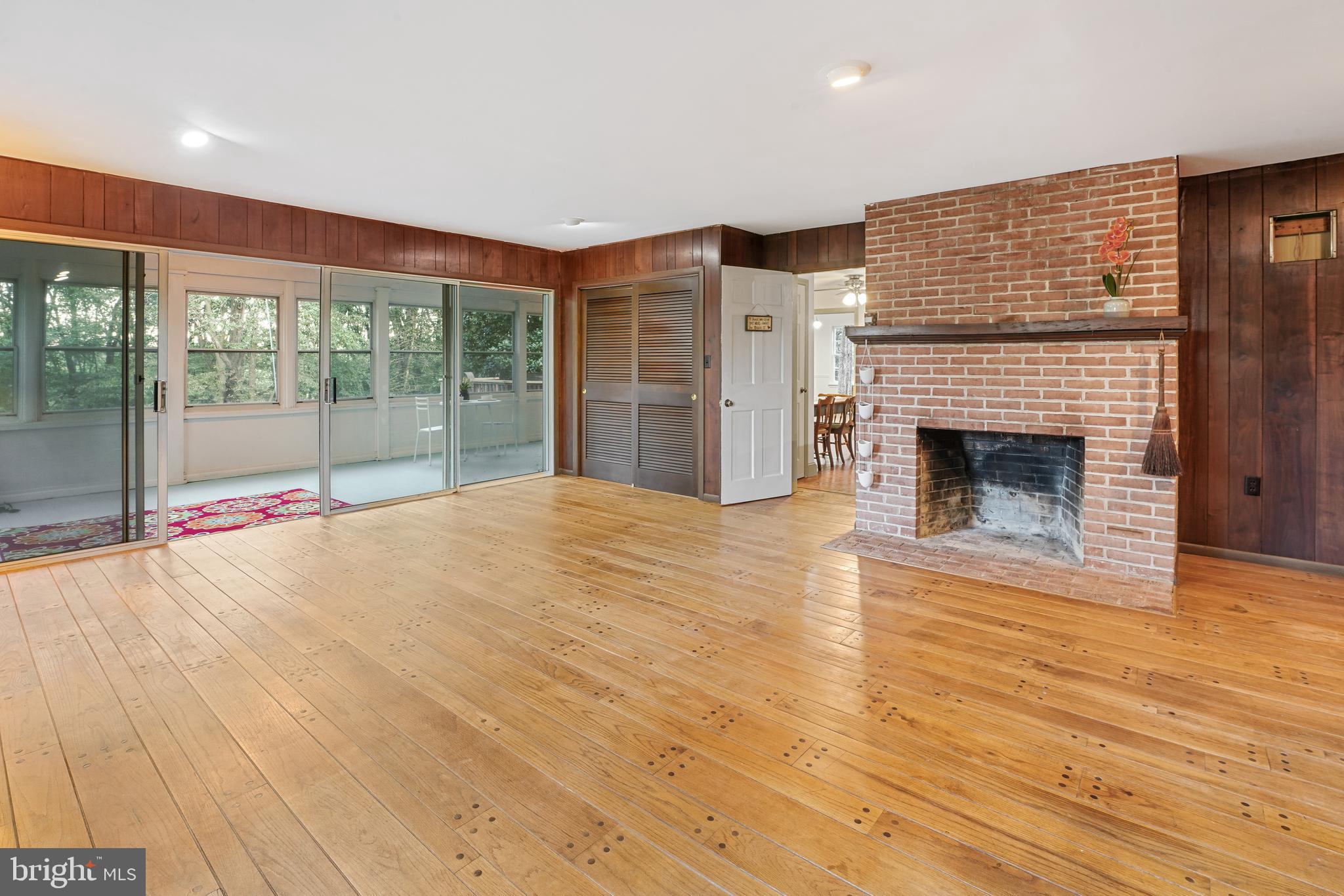 SUMMIT POINT - Residential