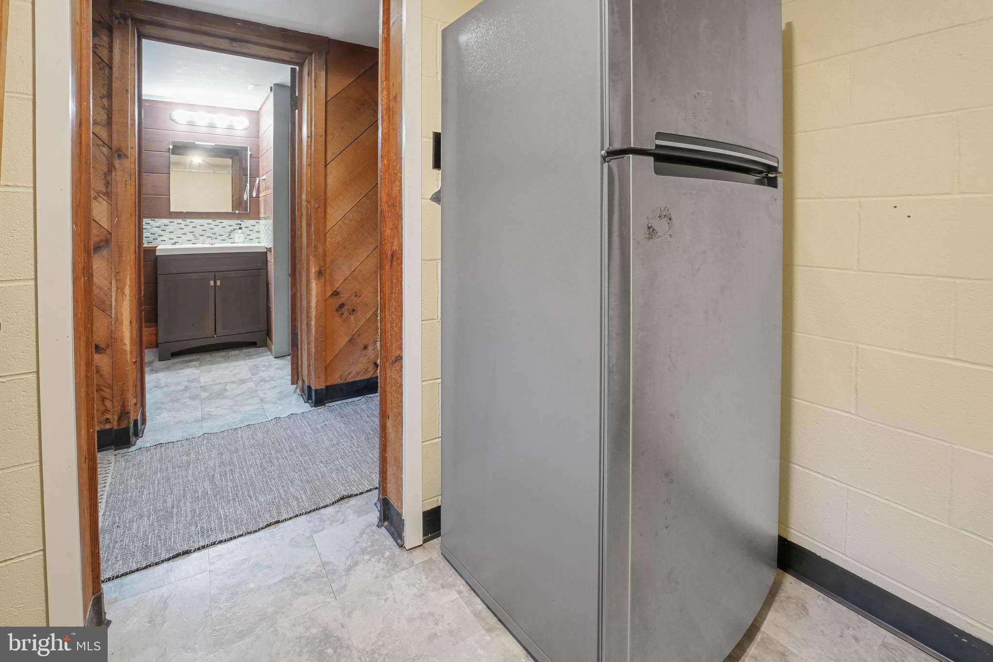 SUMMIT POINT - Residential