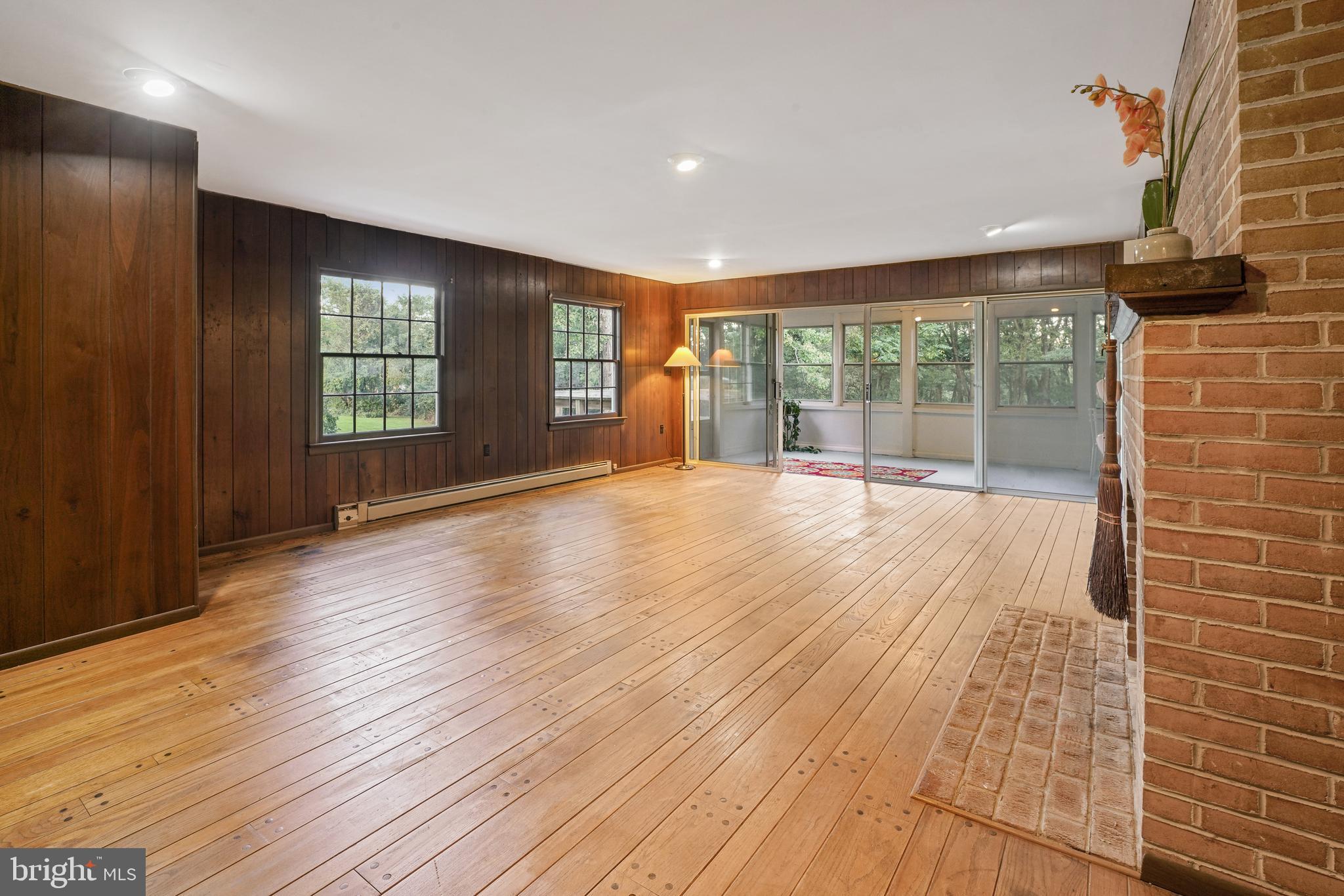 SUMMIT POINT - Residential