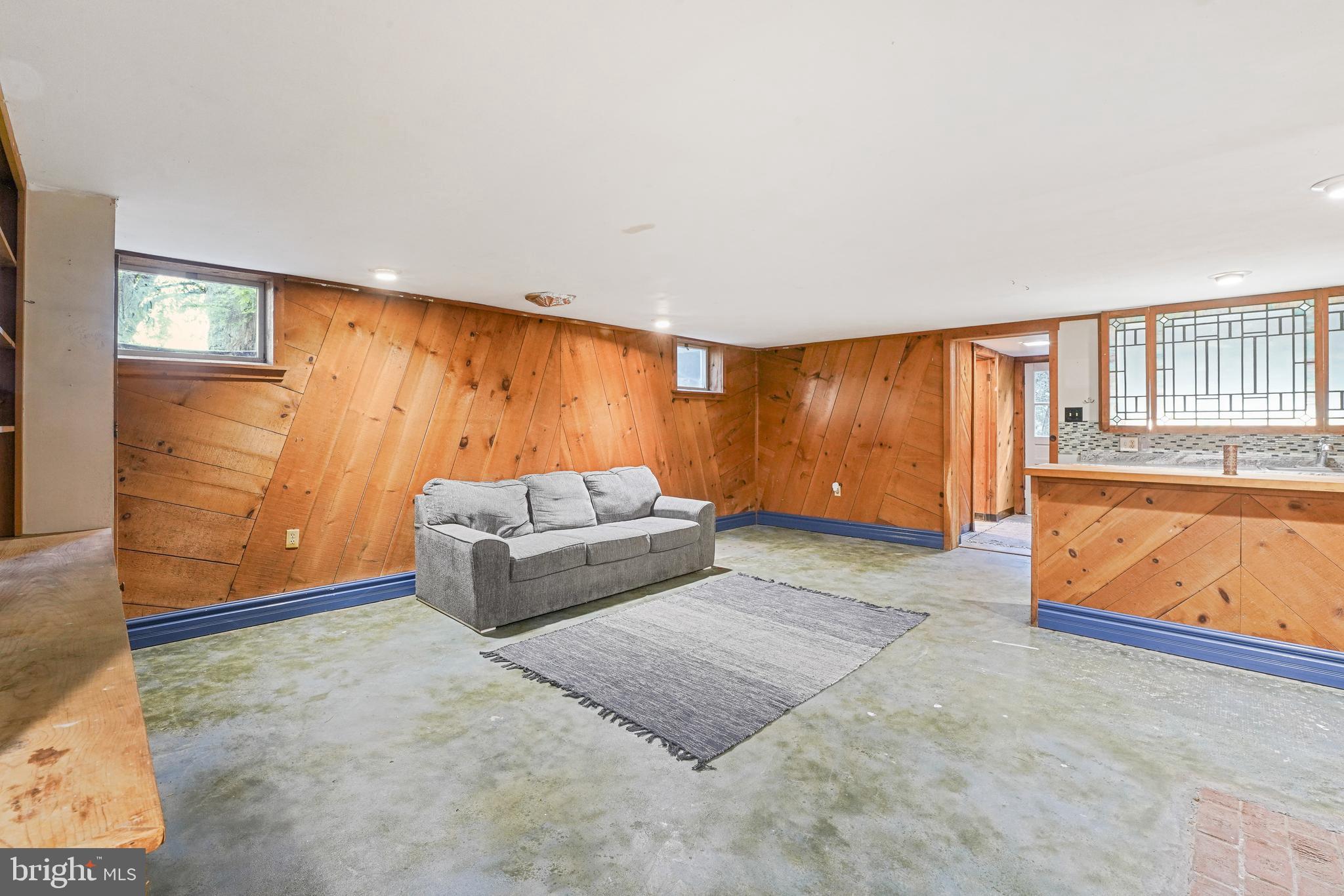 SUMMIT POINT - Residential