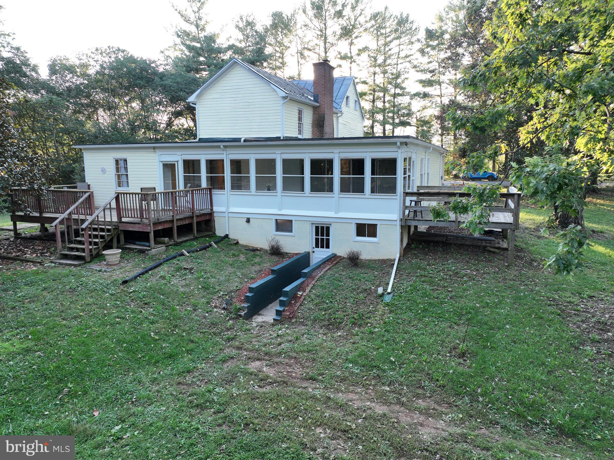 SUMMIT POINT - Residential