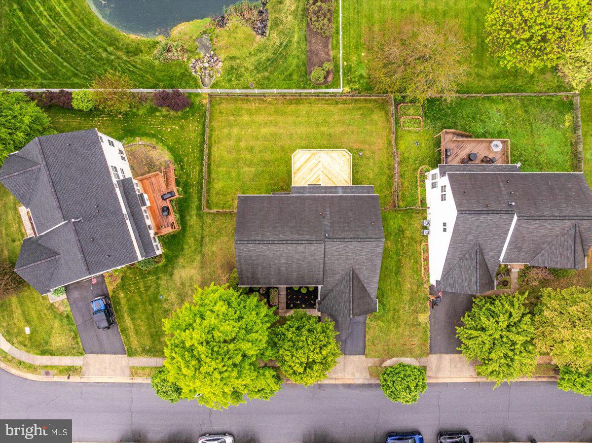 NEW TOWN MEADOWS - Residential
