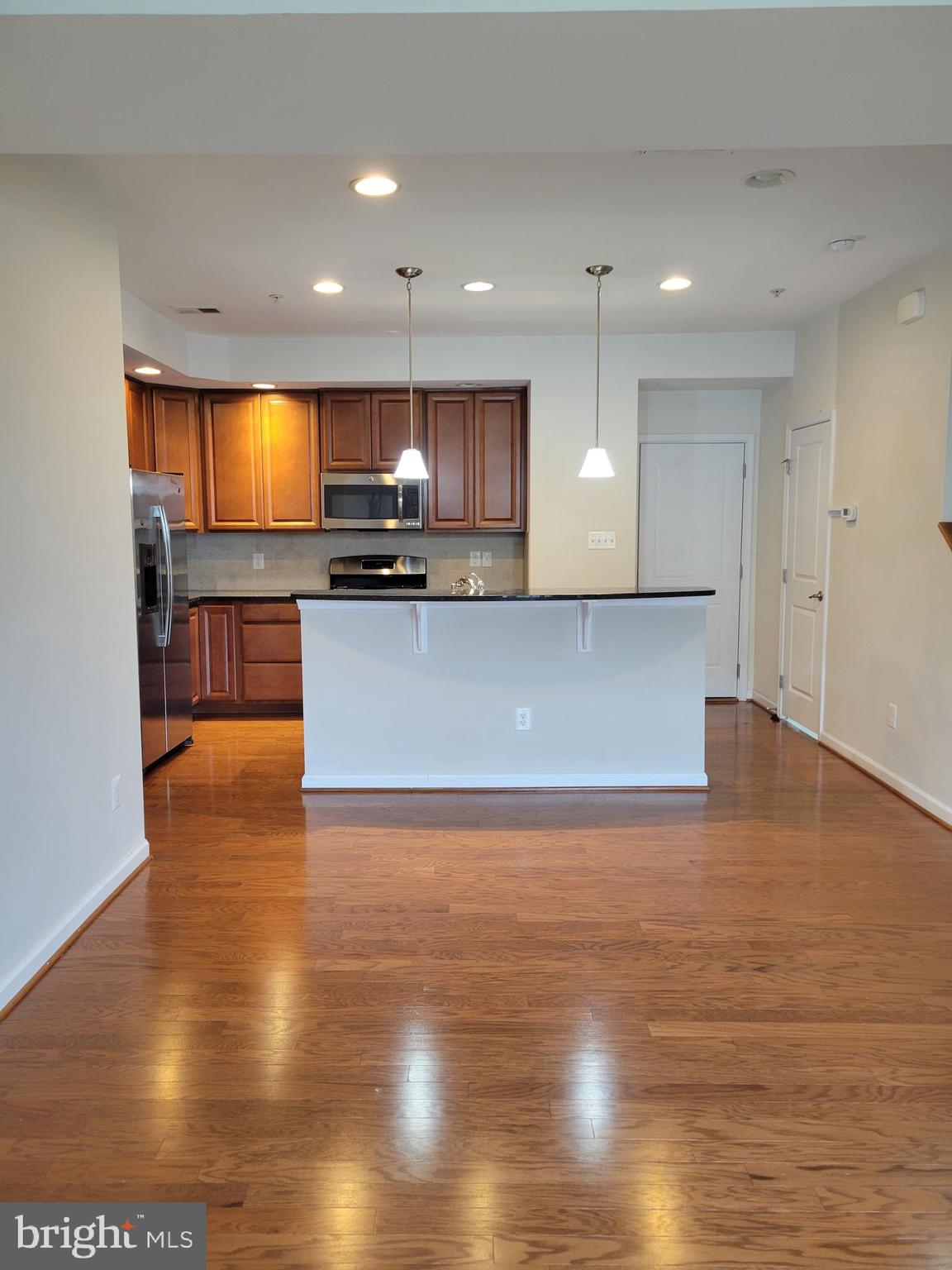 DISCOVERY SQUARE - Residential Lease