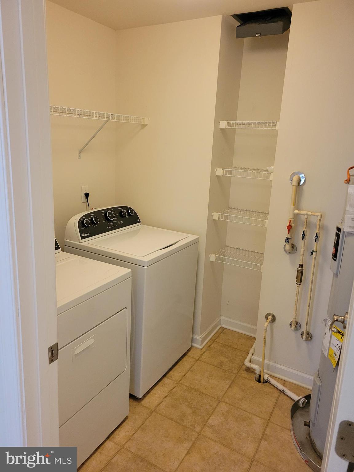 DISCOVERY SQUARE - Residential Lease