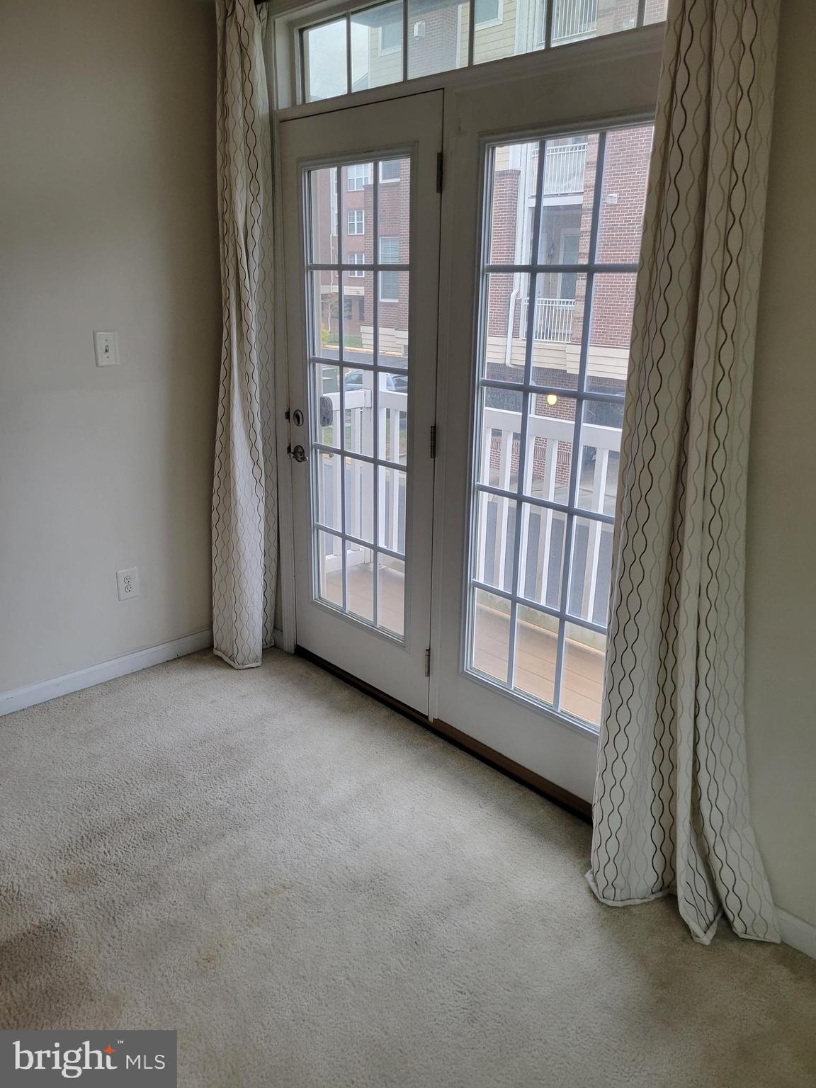 DISCOVERY SQUARE - Residential Lease