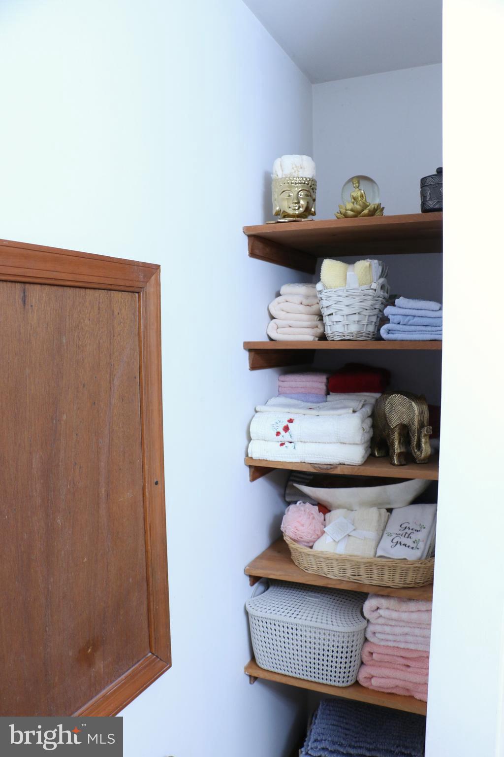 BROWNS MANOR - Residential