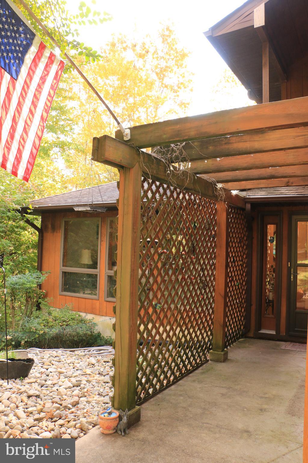 BROWNS MANOR - Residential