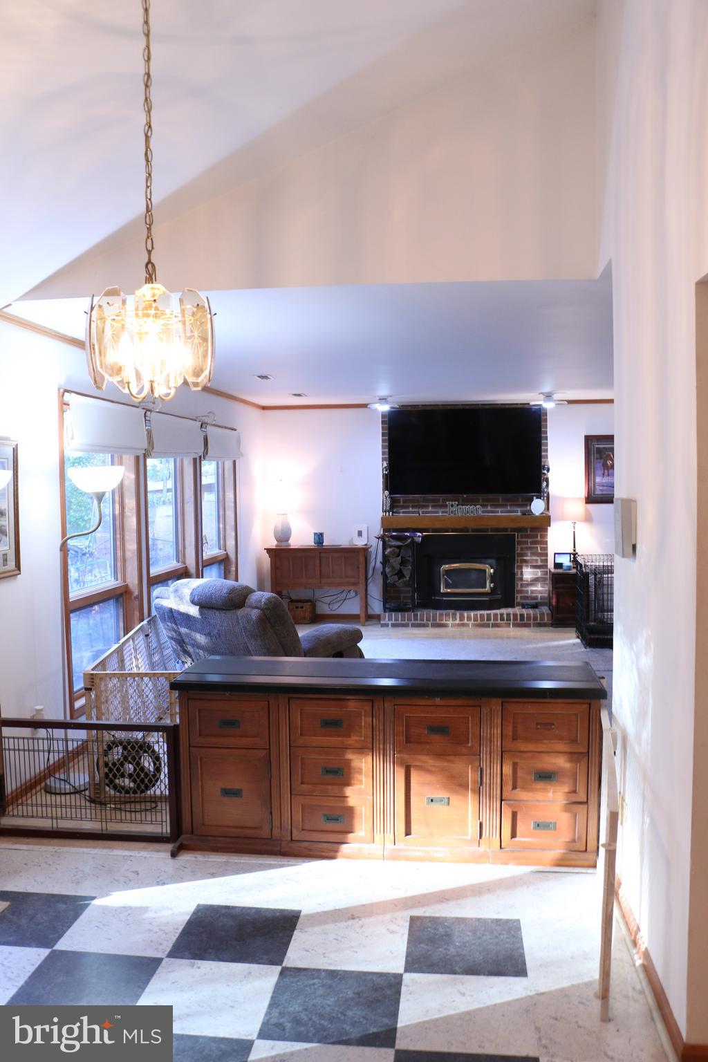 BROWNS MANOR - Residential