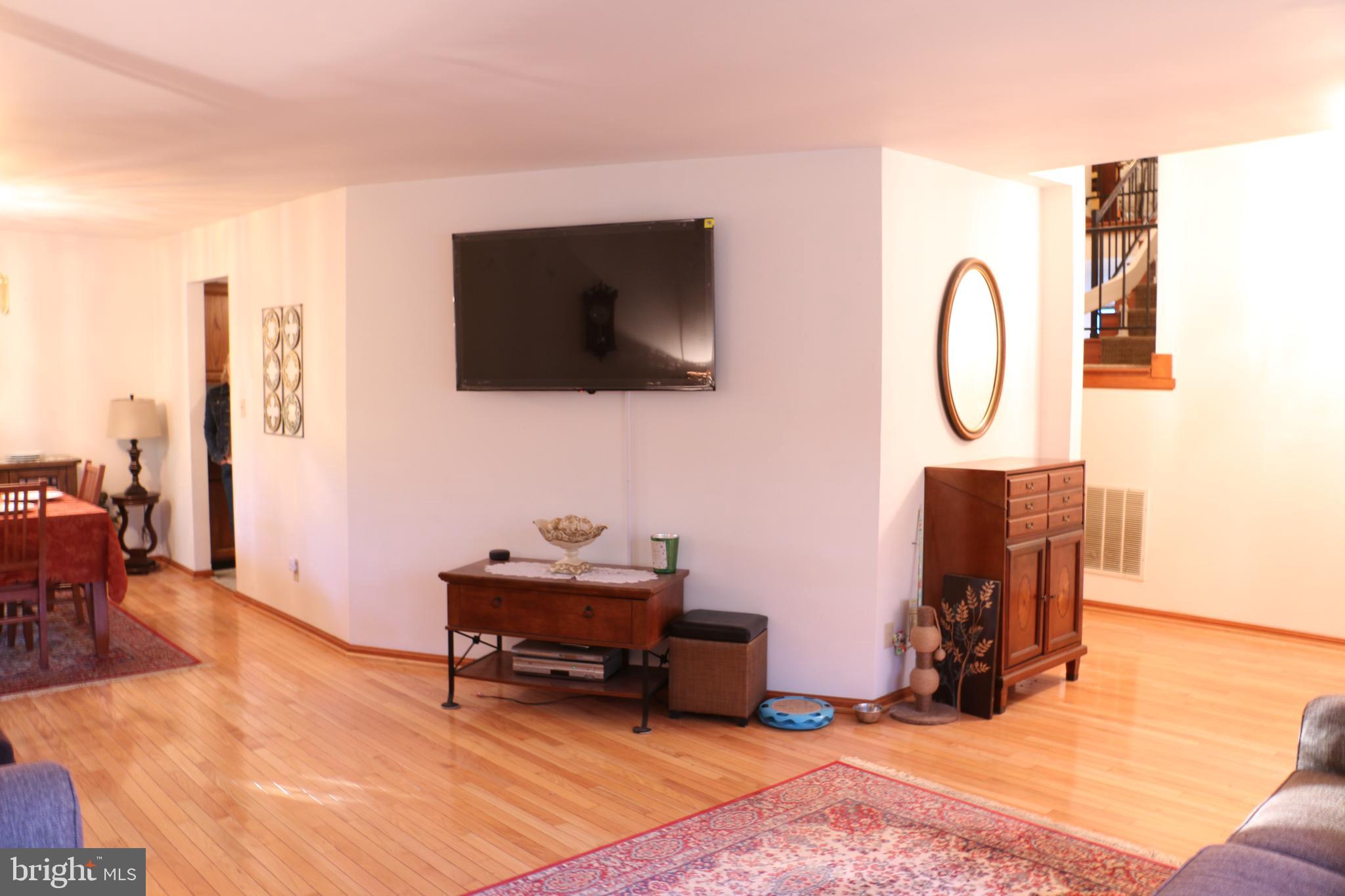 BROWNS MANOR - Residential