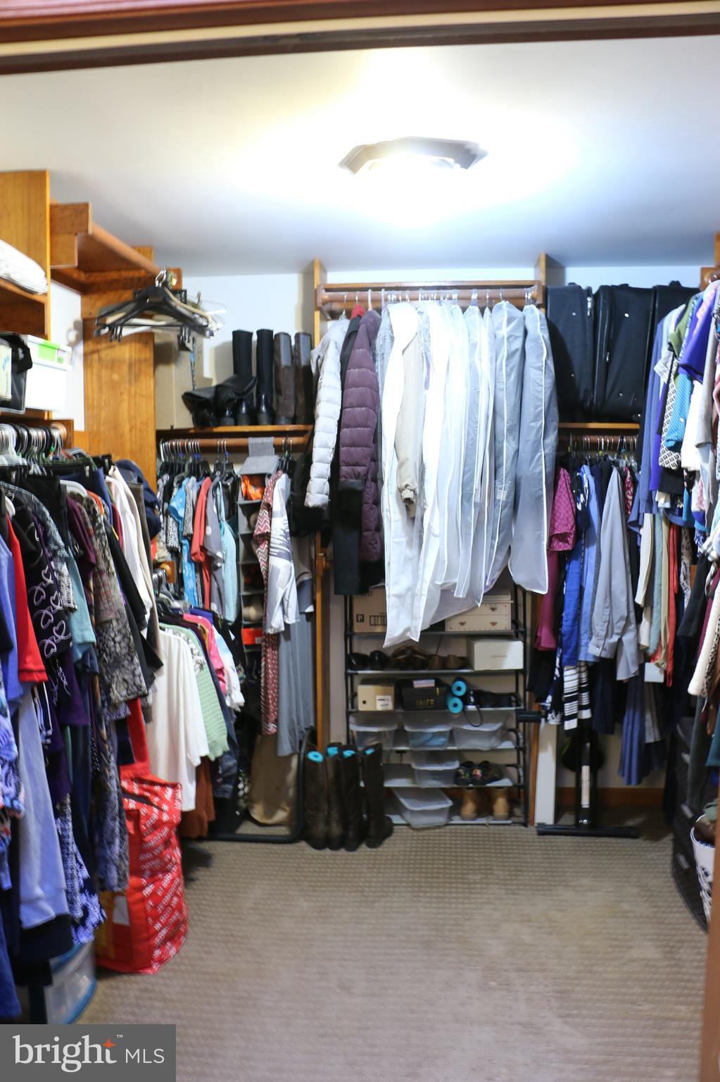 BROWNS MANOR - Residential