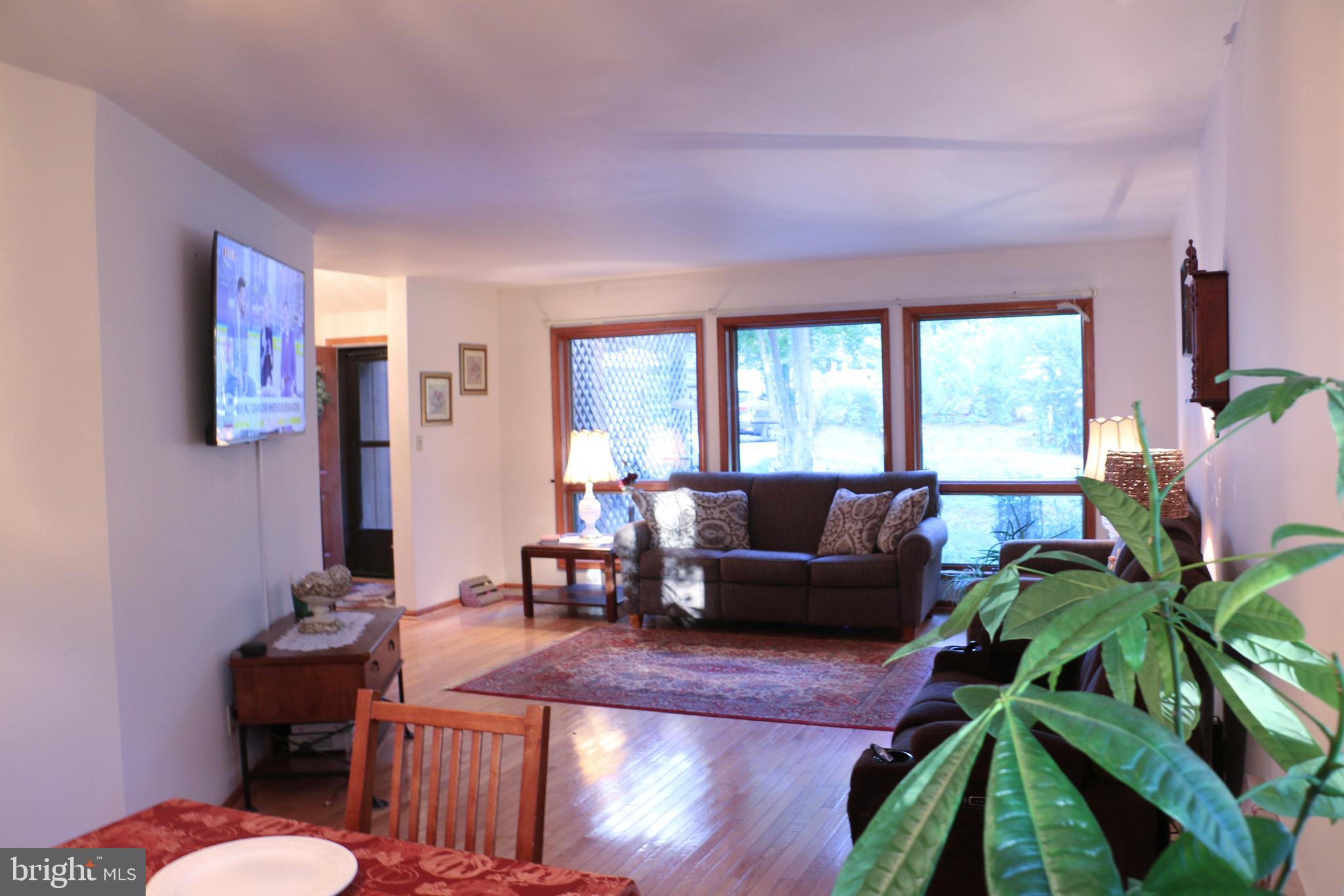 BROWNS MANOR - Residential