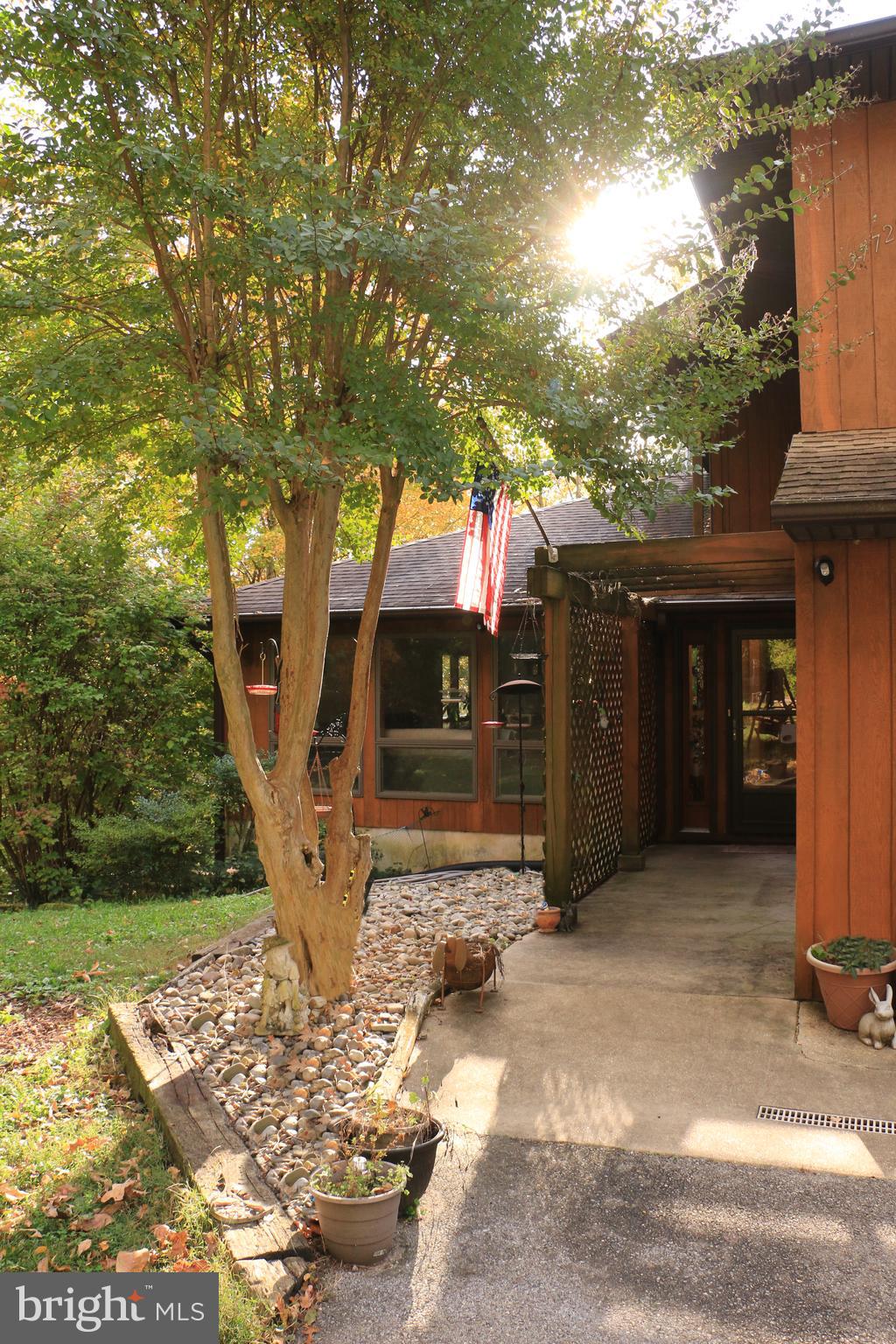 BROWNS MANOR - Residential