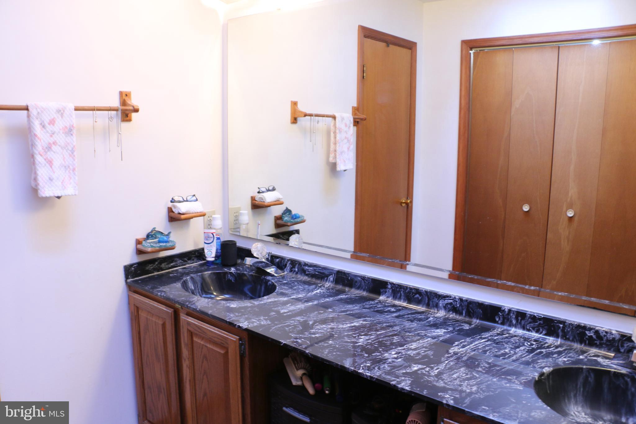 BROWNS MANOR - Residential