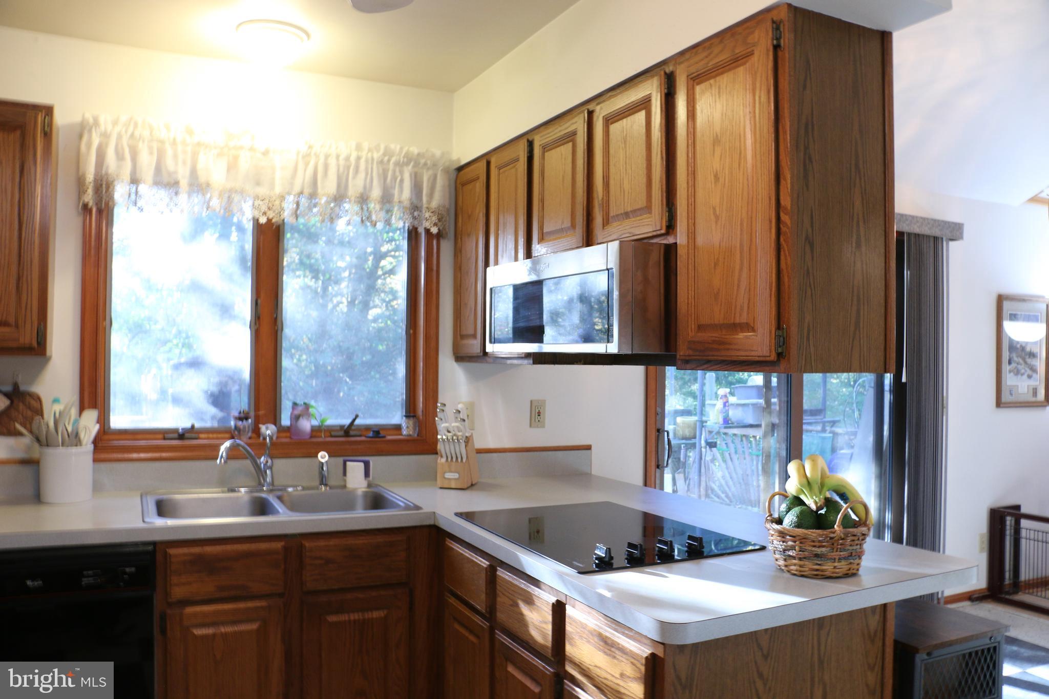 BROWNS MANOR - Residential