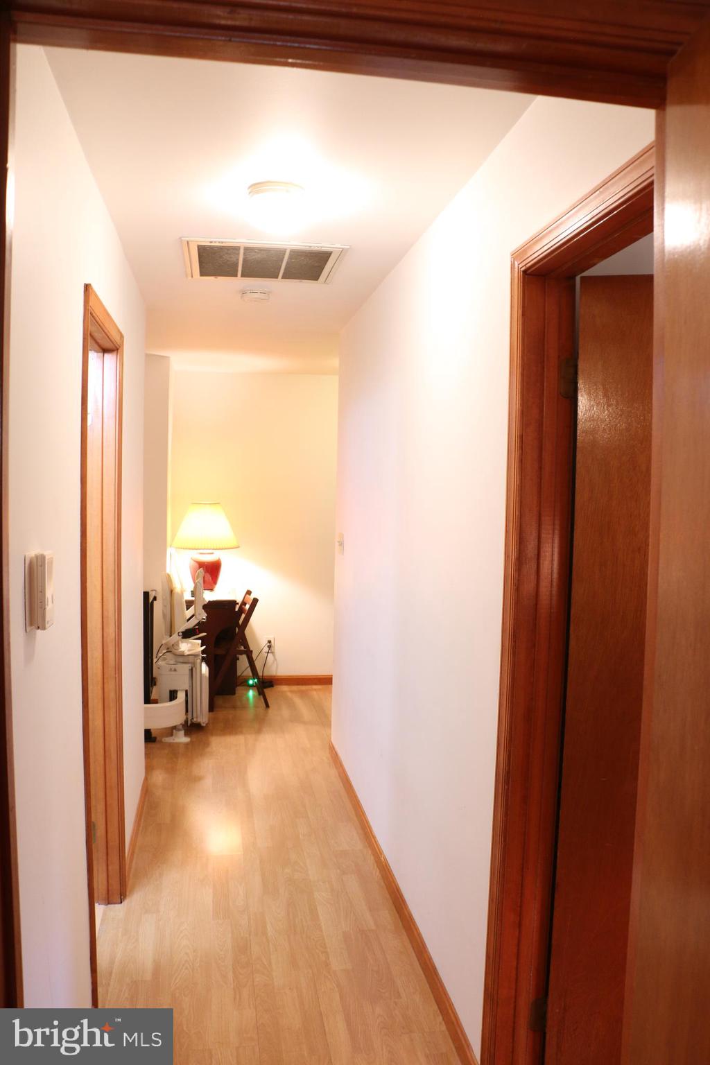 BROWNS MANOR - Residential