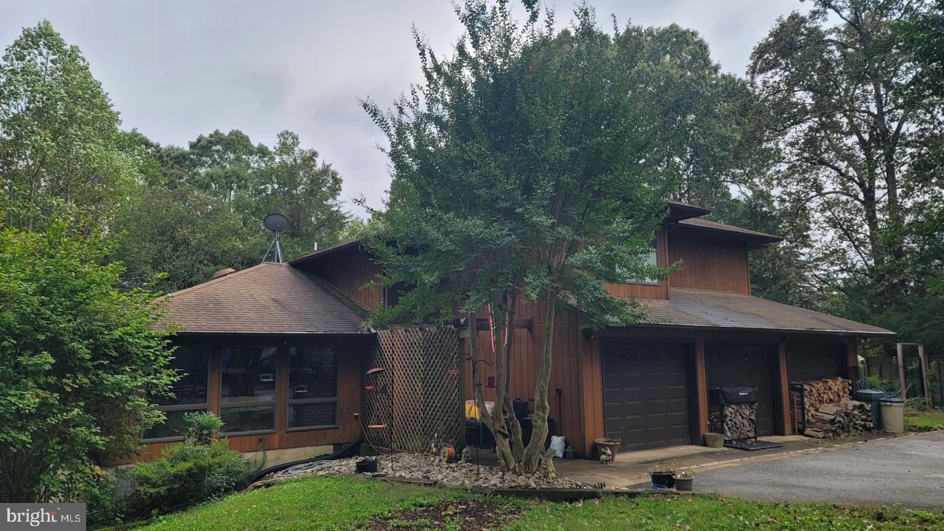 BROWNS MANOR - Residential