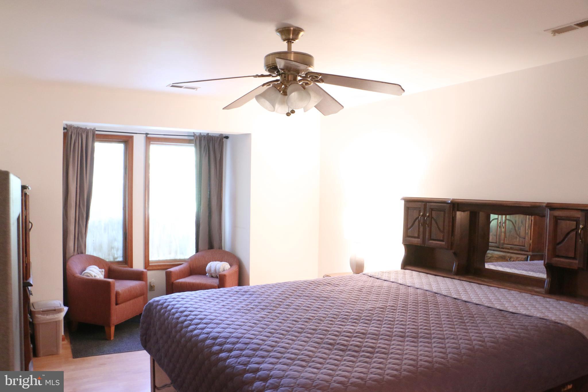 BROWNS MANOR - Residential