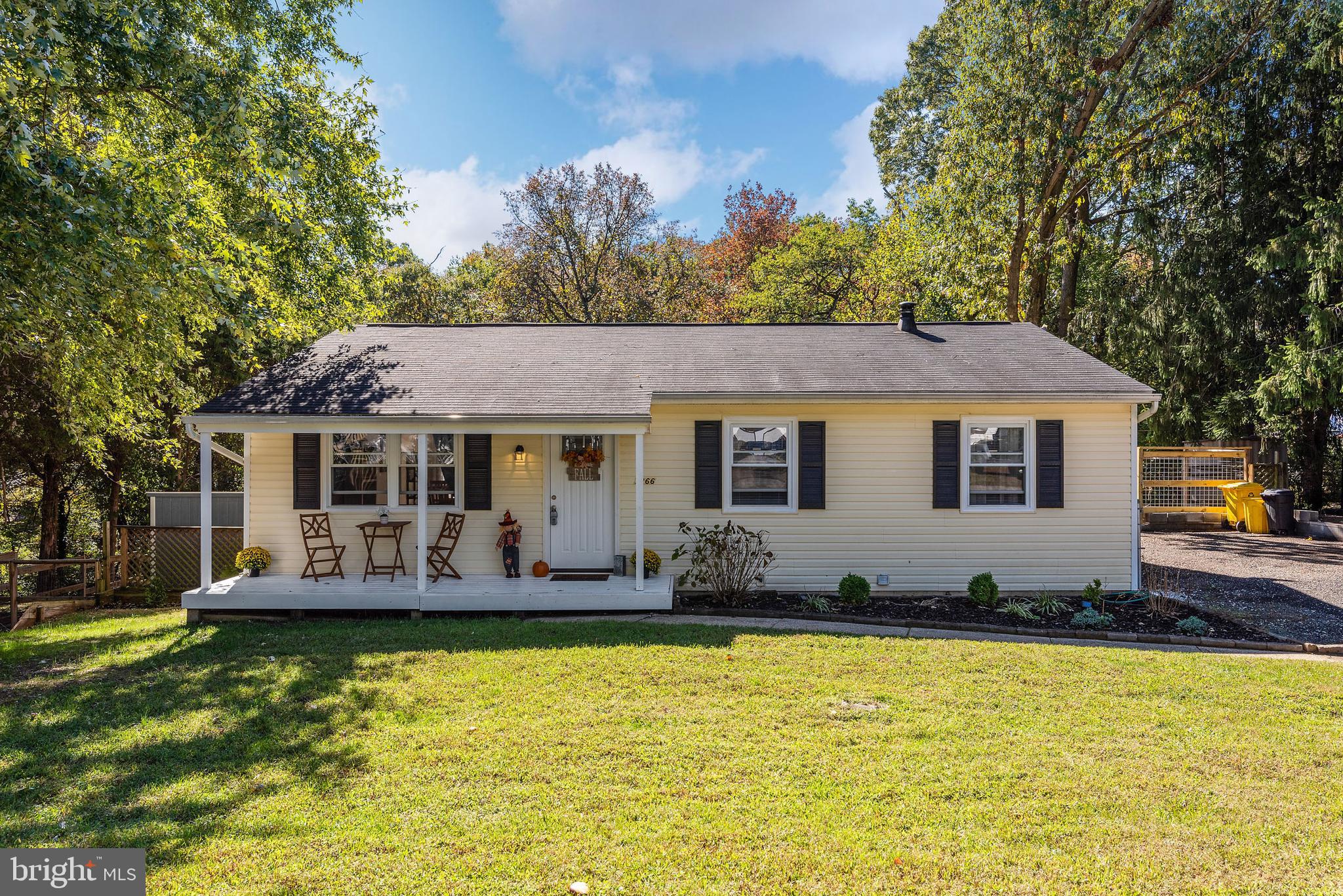 RANCHER ON ALMOST HALF ACRE LOT (0.45)! UPDATED, AFFORDABLE HOME THAT IS IN MOVE IN CONDITION! LOCATED IN CONVENIENT PASADENA LOCATION OF WATER PRIVILEGED ROCK HILL COMMUNITY. LARGE FINISHED BASEMENT WITH FULL BATH. REAR DECK OFF DINING ROOM TO WOODED BACKYARD. THIS HOME IS A MUST SEE!